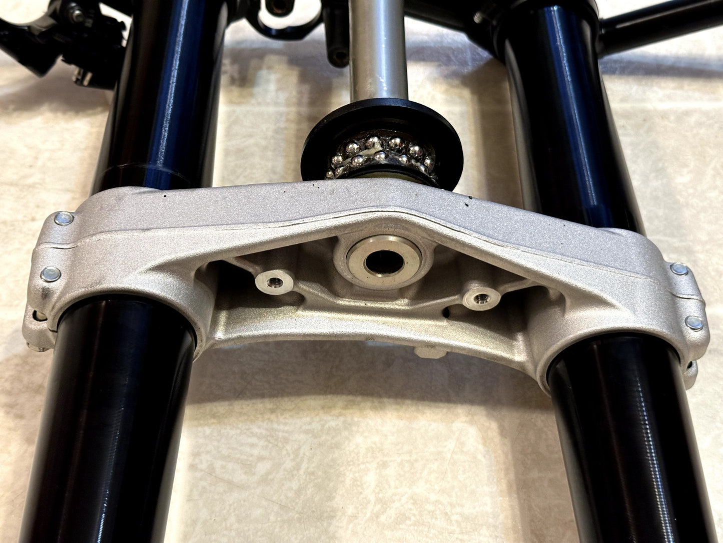 2017-2025 SUZUKI GSXR1000 OEM FRONT FORKS SUSPENSION W/ TRIPLE CLAMPS & CLIP ONS