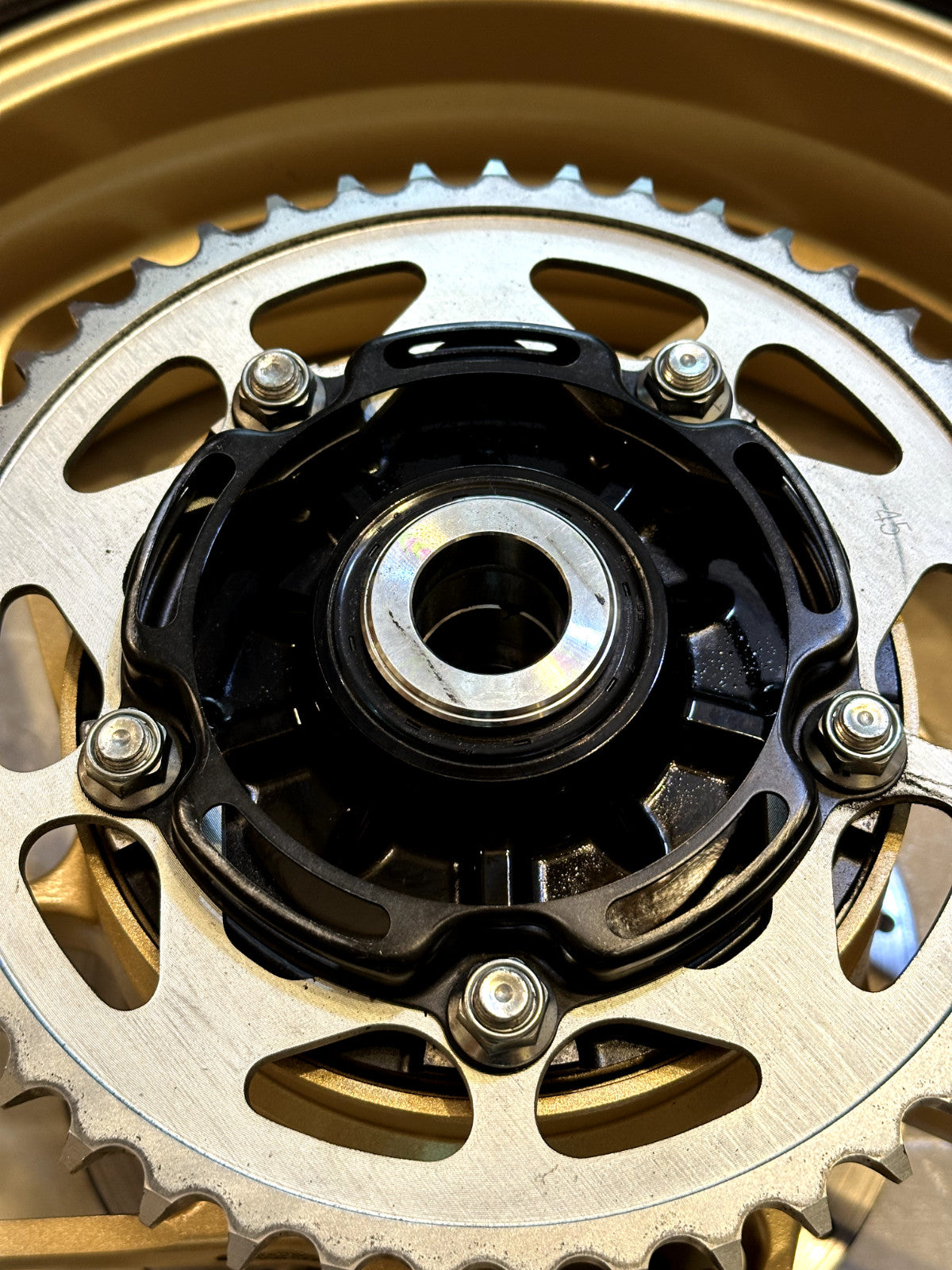 2022-2025 YAMAHA XSR900 XSR 900 OEM REAR BACK WHEEL RIM ROTOR SPROCKET TIRE GOLD