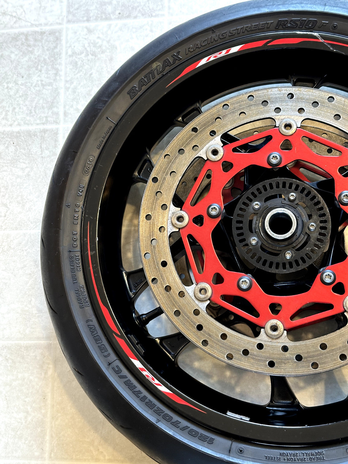 2015-2025 YAMAHA YZF R1 OEM FRONT WHEEL RIM ROTOR TIRE ABS RING BLACK STRAIGHT