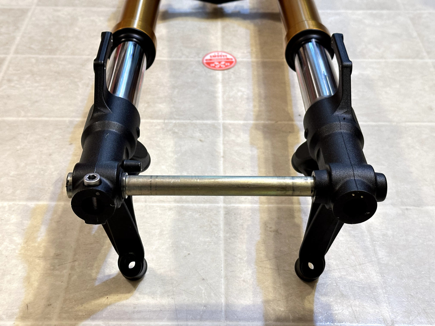 2014-2017 YAMAHA FZ09 FZ-09 OEM FRONT FORK SUSPENSION FORKS W/ TRIPLE TREE MINT
