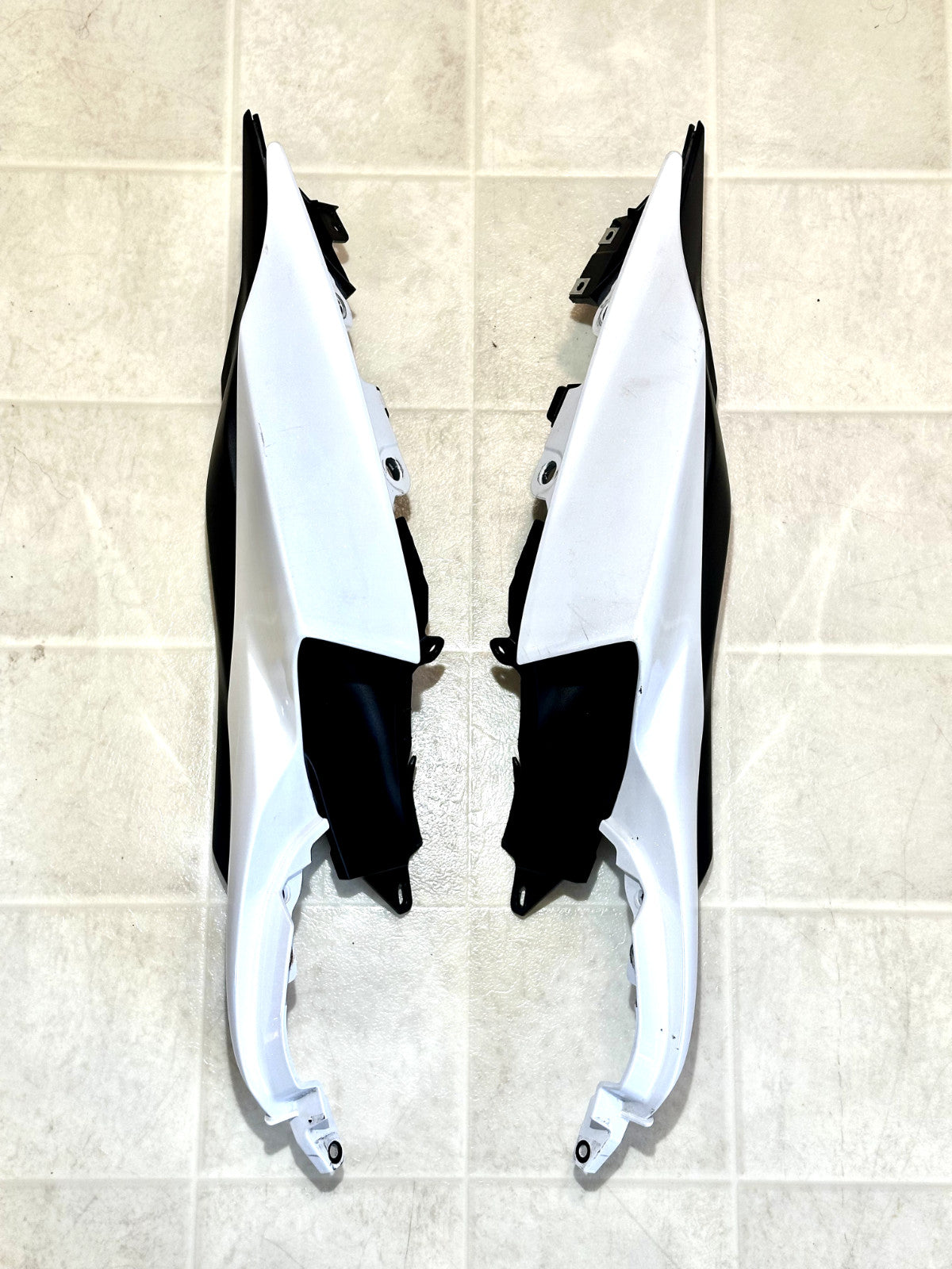 2022-2025 YAMAHA YZF R7 OEM COMPLETE FAIRING BODY PANEL PLASTICS COWL KIT WHITE