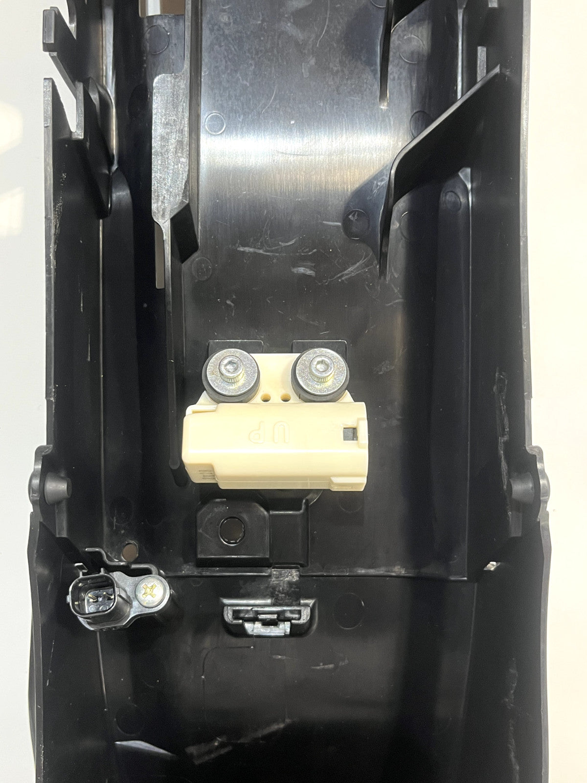 2022-2024 YAMAHA YZF R7 OEM REAR BACK UNDER TAIL BATTERY BOX SUB FRAME TRIM