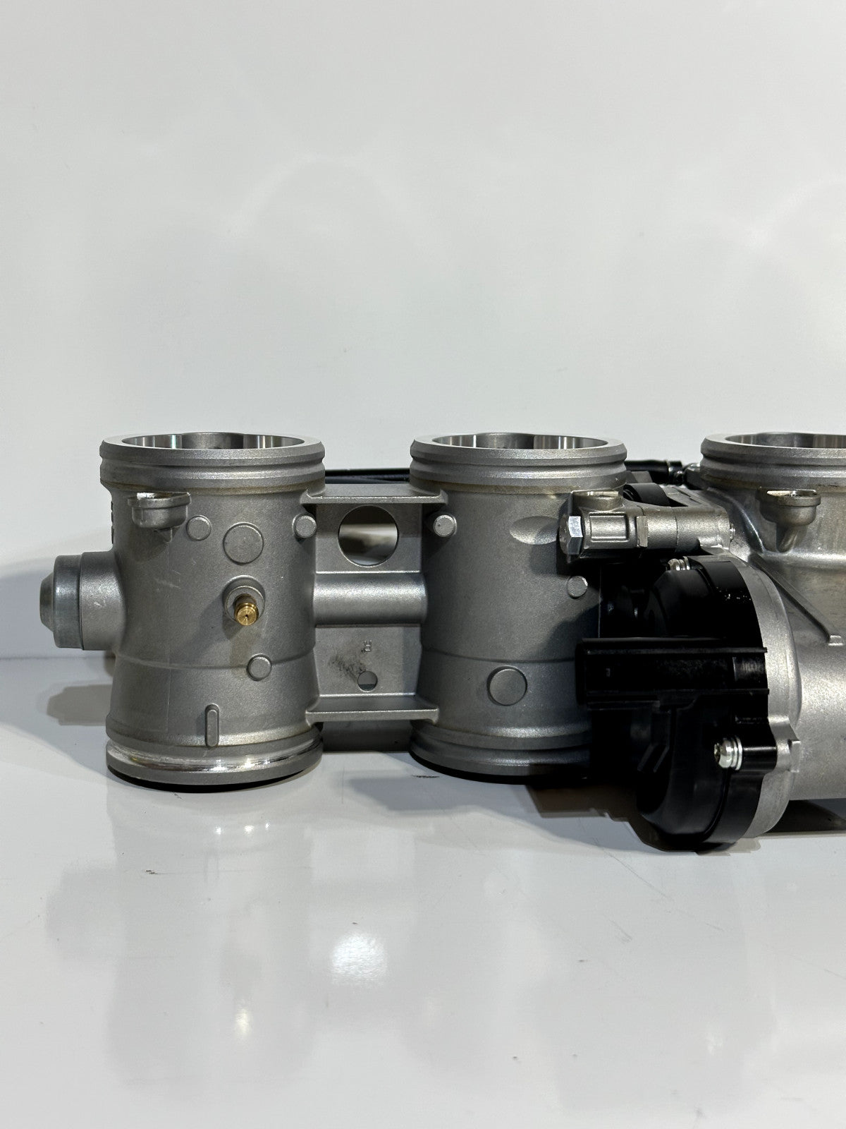 2024-2025 KAWASAKI NINJA ZX10R ZX 10 OEM THROTTLE BODY W/ FUEL INJECTORS + RAIL