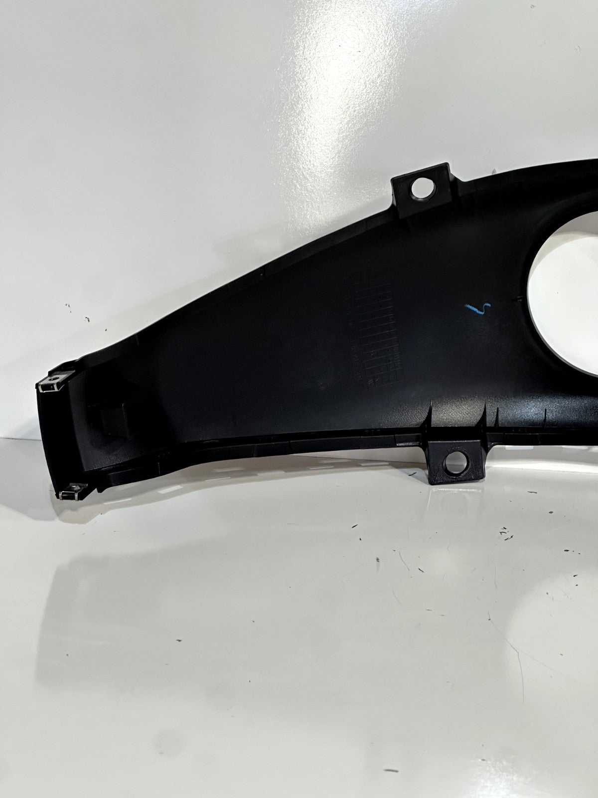 2022-2025 YAMAHA YZF R7 OEM GAS TANK CAP COVER TRIM MIDDLE PANEL COWL FAIRING