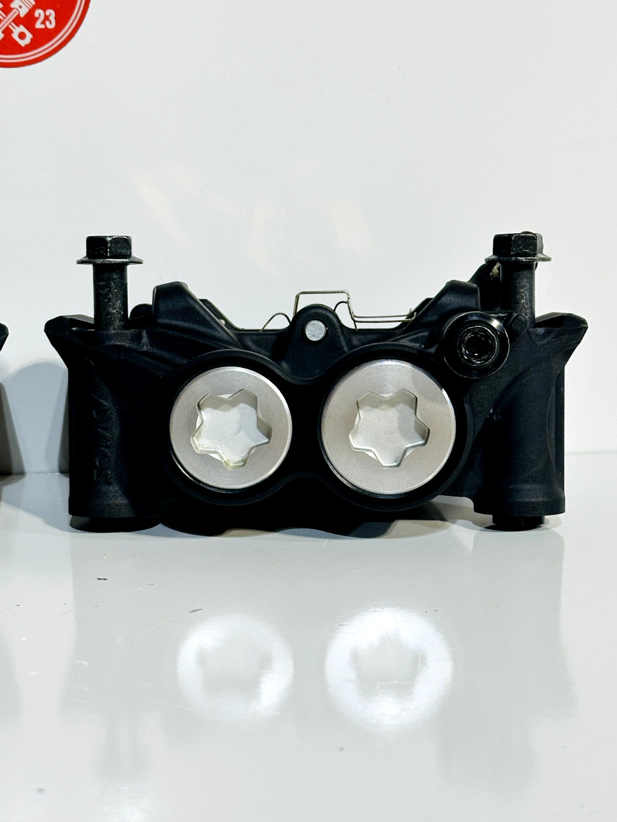 2022-2025 YAMAHA YZF R7 OEM LEFT RIGHT FRONT BRAKE CALIPER SET + PADS