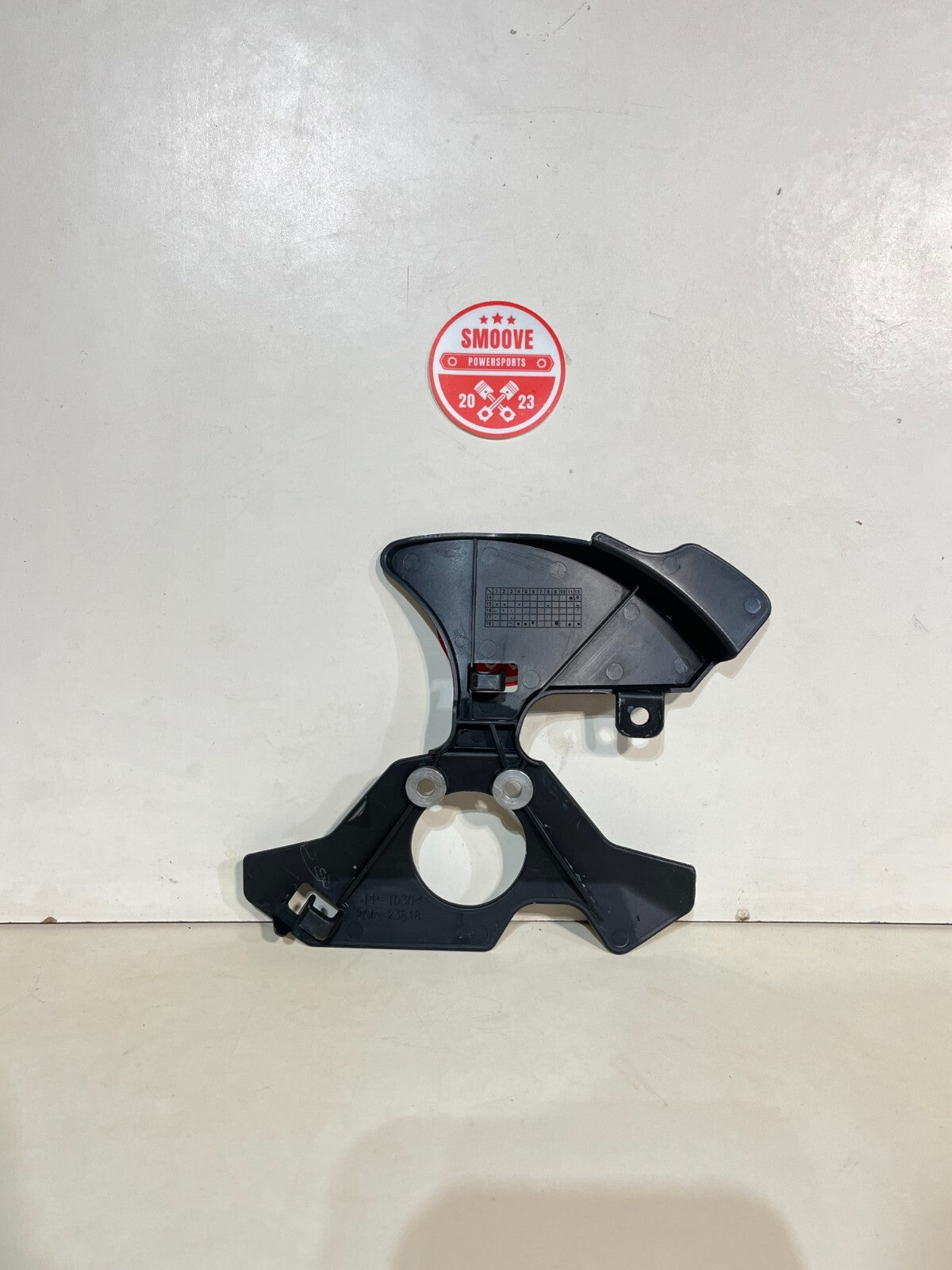 2015-2019 YAMAHA YFZ R1 INNER UPPER FRONT HORN SIGNAL COWL TRIM PANEL BRACKET