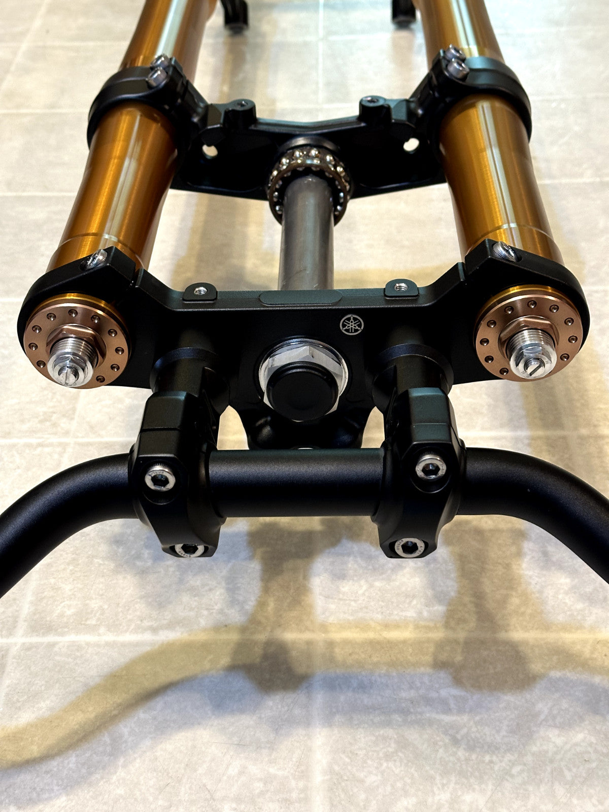 2022-2025 YAMAHA XSR900 XSR 900 OEM FRONT FORKS SUSPENSION W/ TRIPLE TREE & BARS