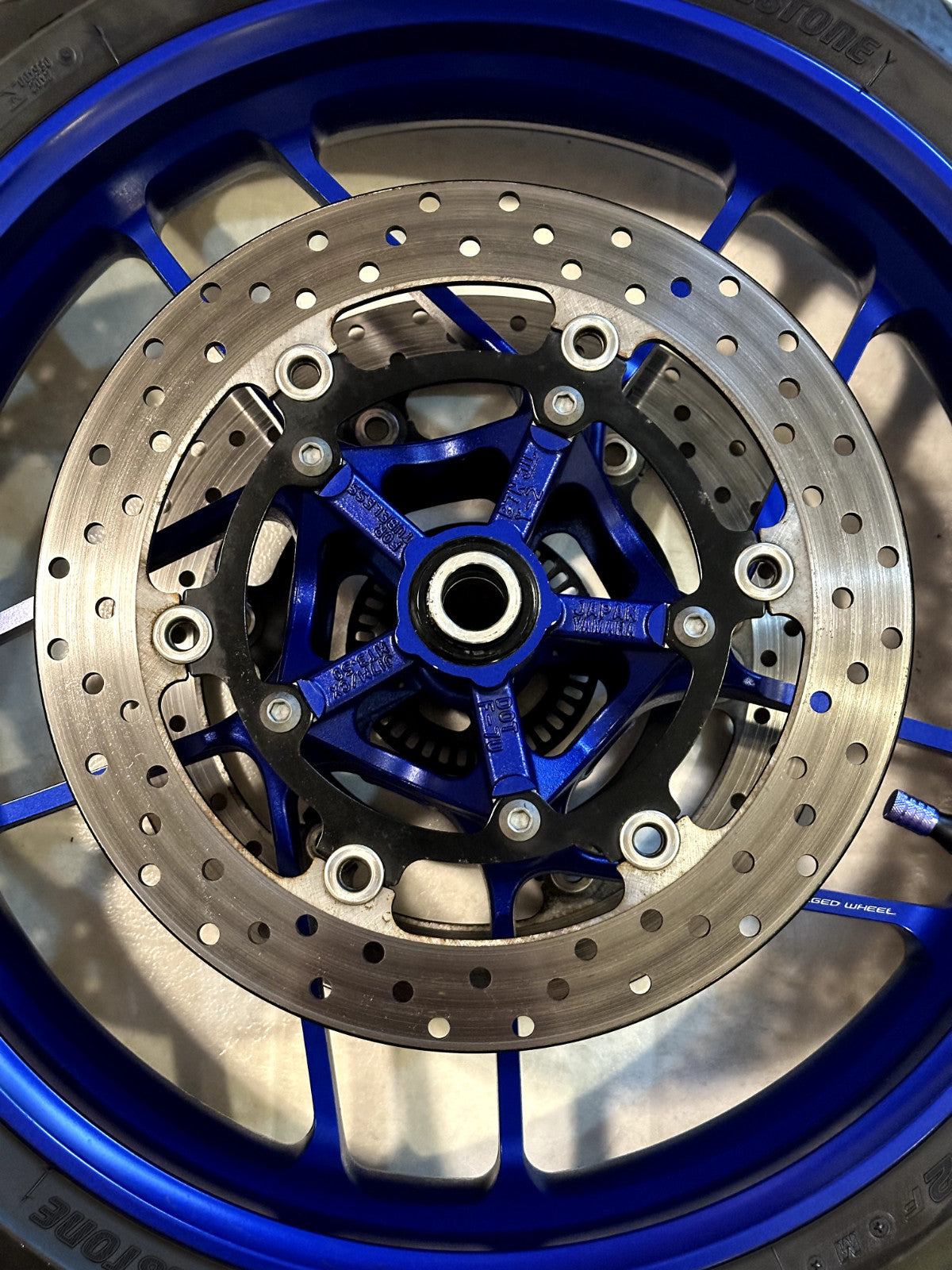 2021-2025 YAMAHA MT09 MT 09 SP OEM FRONT WHEEL RIM TIRE ROTOR ASSEMBLY BLUE
