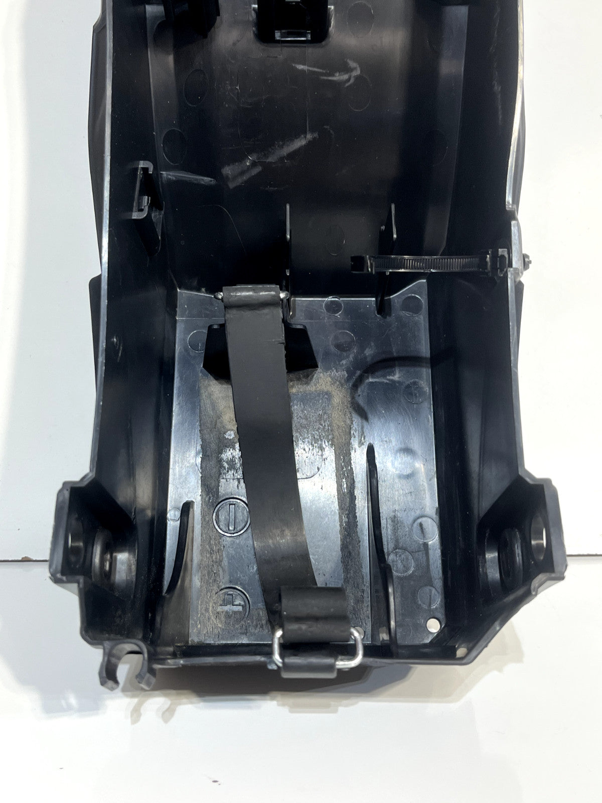 2022-2024 YAMAHA YZF R7 OEM REAR BACK UNDER TAIL BATTERY BOX SUB FRAME TRIM