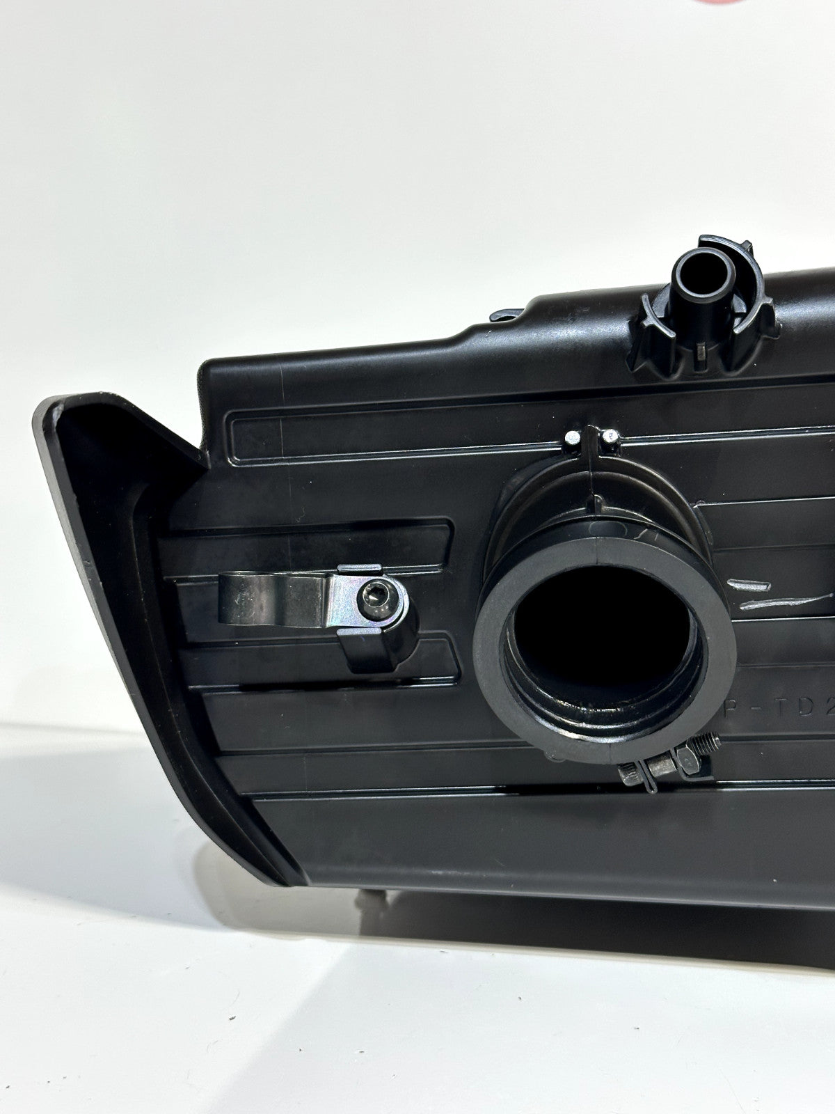 2022-2025 YAMAHA YZF R7 OEM AIR INTAKE FILTER CLEANER BOX AIRBOX ASSEMBLY