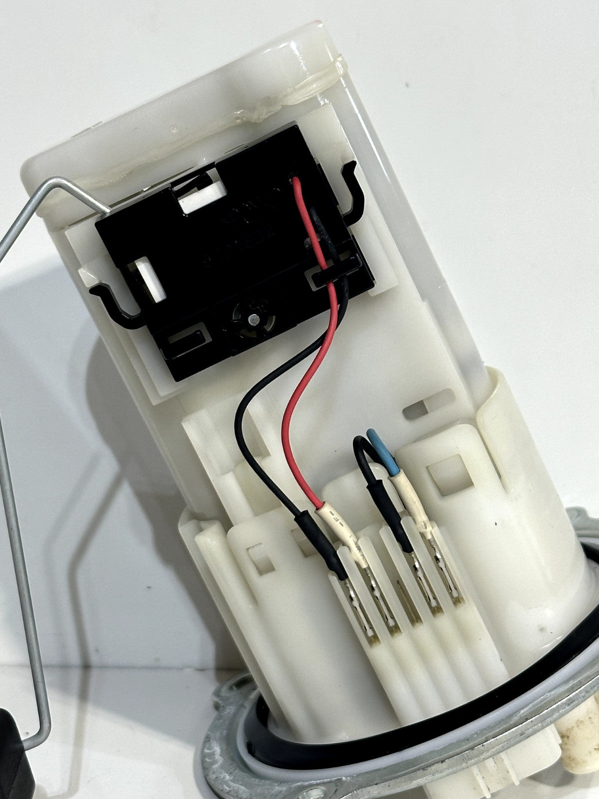 2022-2025 YAMAHA YZF R7 MT07 OEM GAS FUEL PUMP PETROL SENDER UNIT 1WS-13907-00