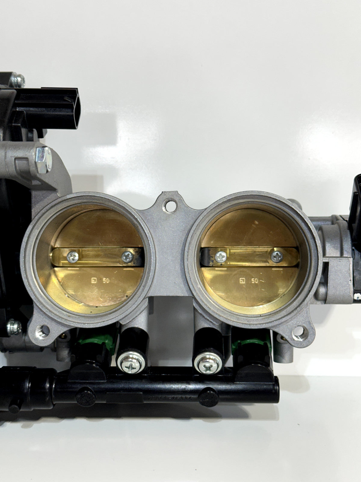 2023 2017-2025 SUZUKI GSXR1000 OEM THROTTLE BODY BODIES MAIN FUEL INJECTOR RAIL