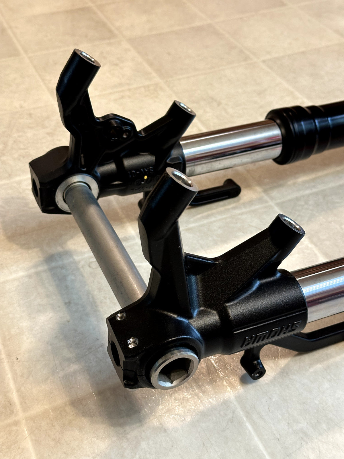 2019-2025 KAWASAKI NINJA ZX6R FRONT FORKS FORK SHOCK SUSPENSION W/ CLIP ON SET