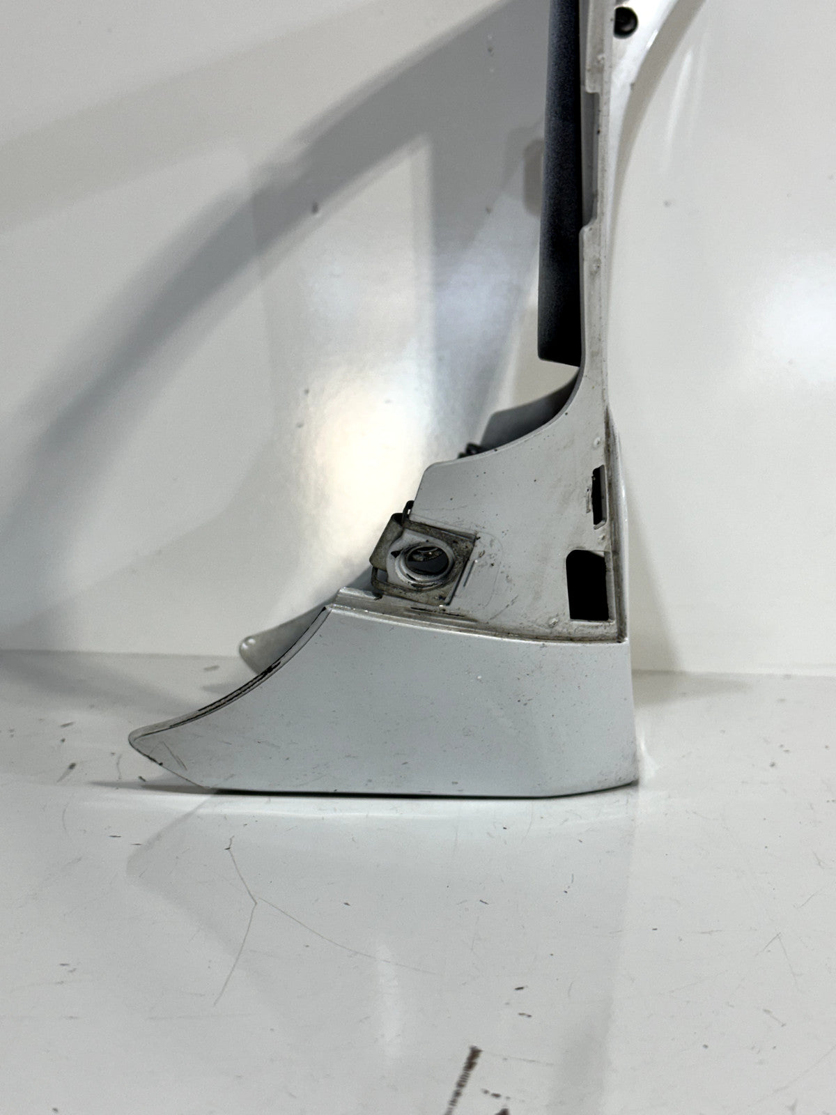2015-2019 YAMAHA YZF R1 OEM CENTER LOWER BELLY PAN OIL COOLER FAIRING WHITE