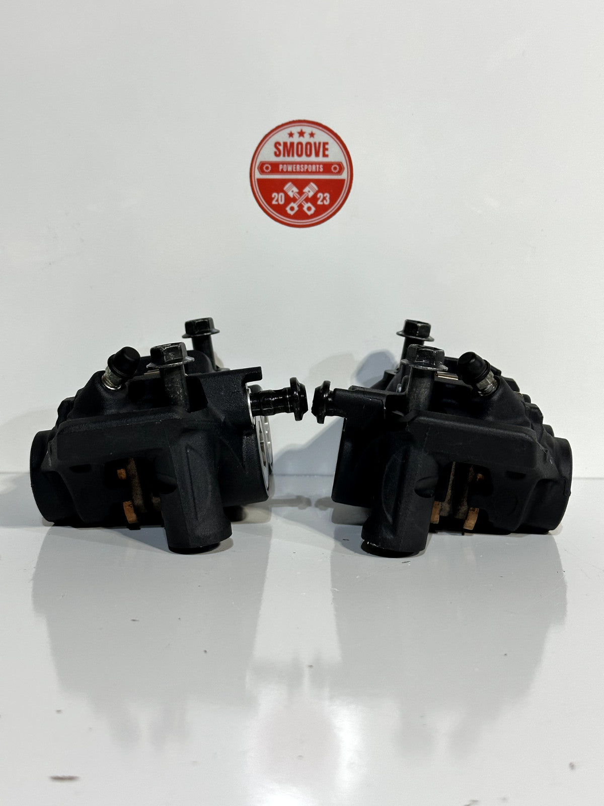 2022-2025 YAMAHA YZF R7 OEM LEFT RIGHT FRONT BRAKE CALIPER SET + PADS