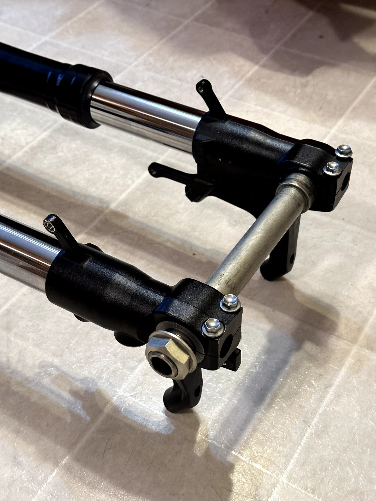 2017-2025 SUZUKI GSXR1000 OEM FRONT FORKS SUSPENSION W/ TRIPLE CLAMPS & CLIP ONS