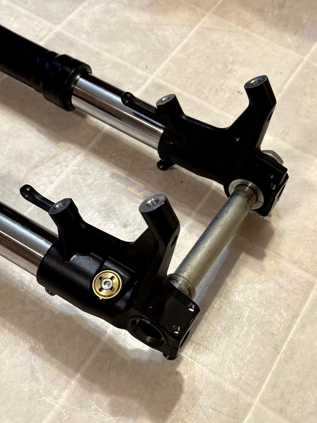 2017-2025 SUZUKI GSXR1000 OEM FRONT FORKS SUSPENSION W/ TRIPLE CLAMPS & CLIP ONS