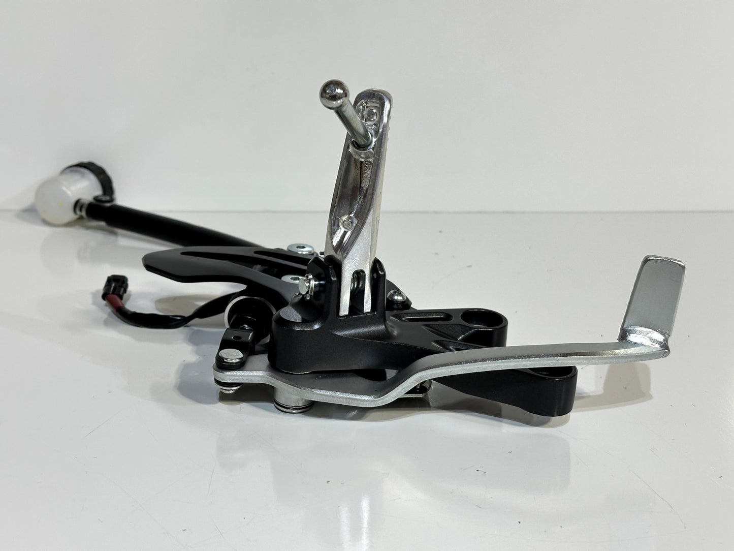 2022-2025 YAMAHA YZF R7 OEM REAR BACK BRAKE MASTER CYLINDER W/ RIGHT FOOT PEG