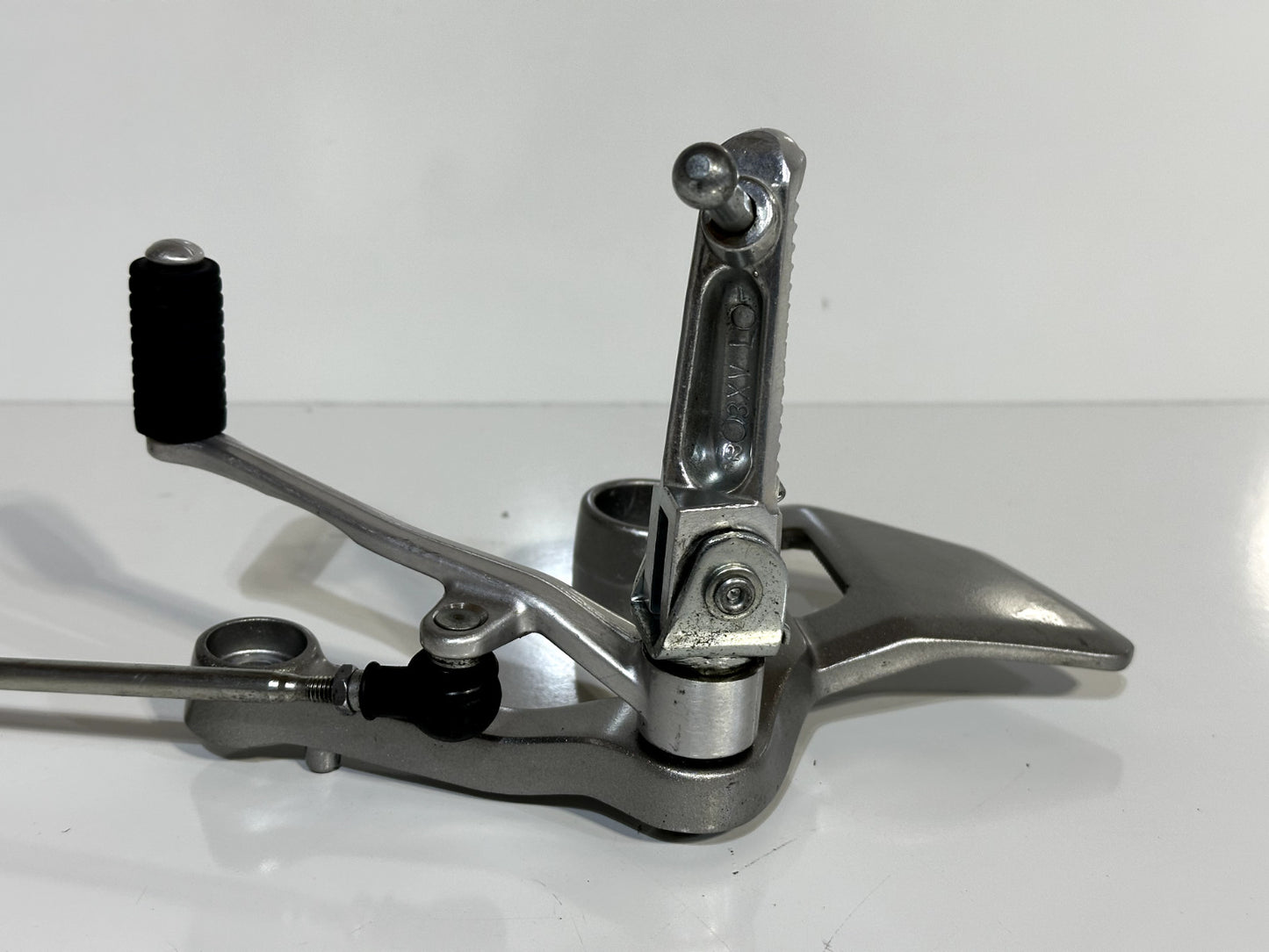 2014-2017 YAMAHA FZ09 FZ-09 OEM LEFT DRIVER RIDER SHIFTER PEDAL W/ FOOT PEG