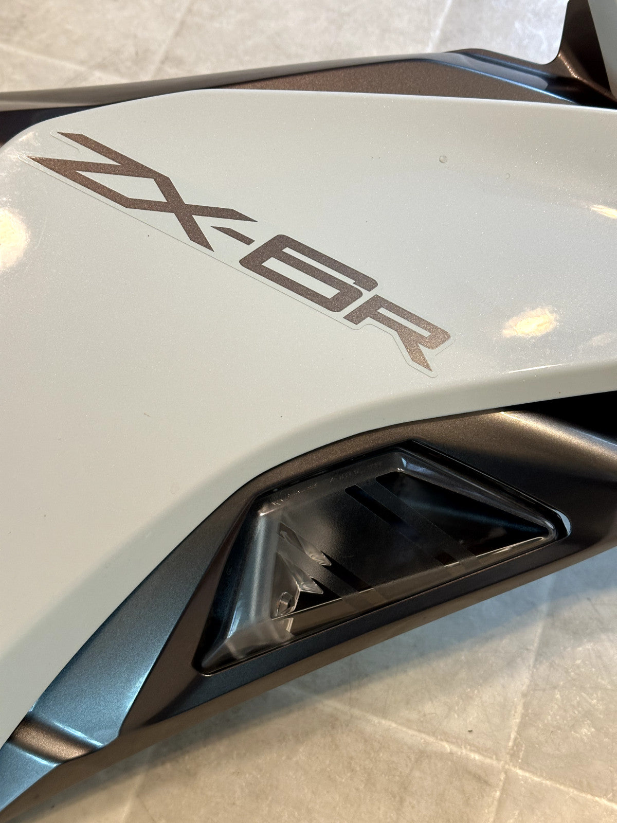 2024-2025 KAWASAKI NINJA ZX6R ZX636 OEM FAIRING BODY PLASTICS COWLING KIT WHITE