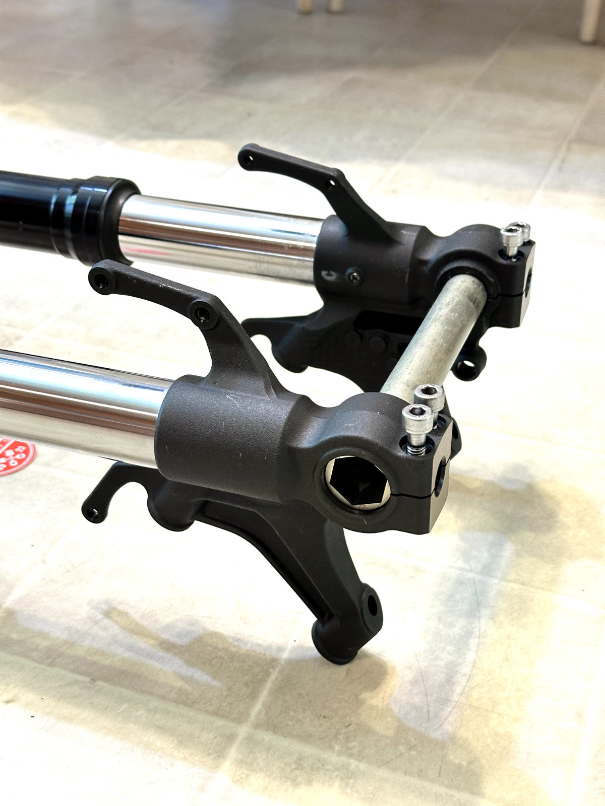 2015-2024 YAMAHA YZF R1 OEM FRONT FORK FORKS SUSPENSION & TRIPLE TREE + CLIP ONS