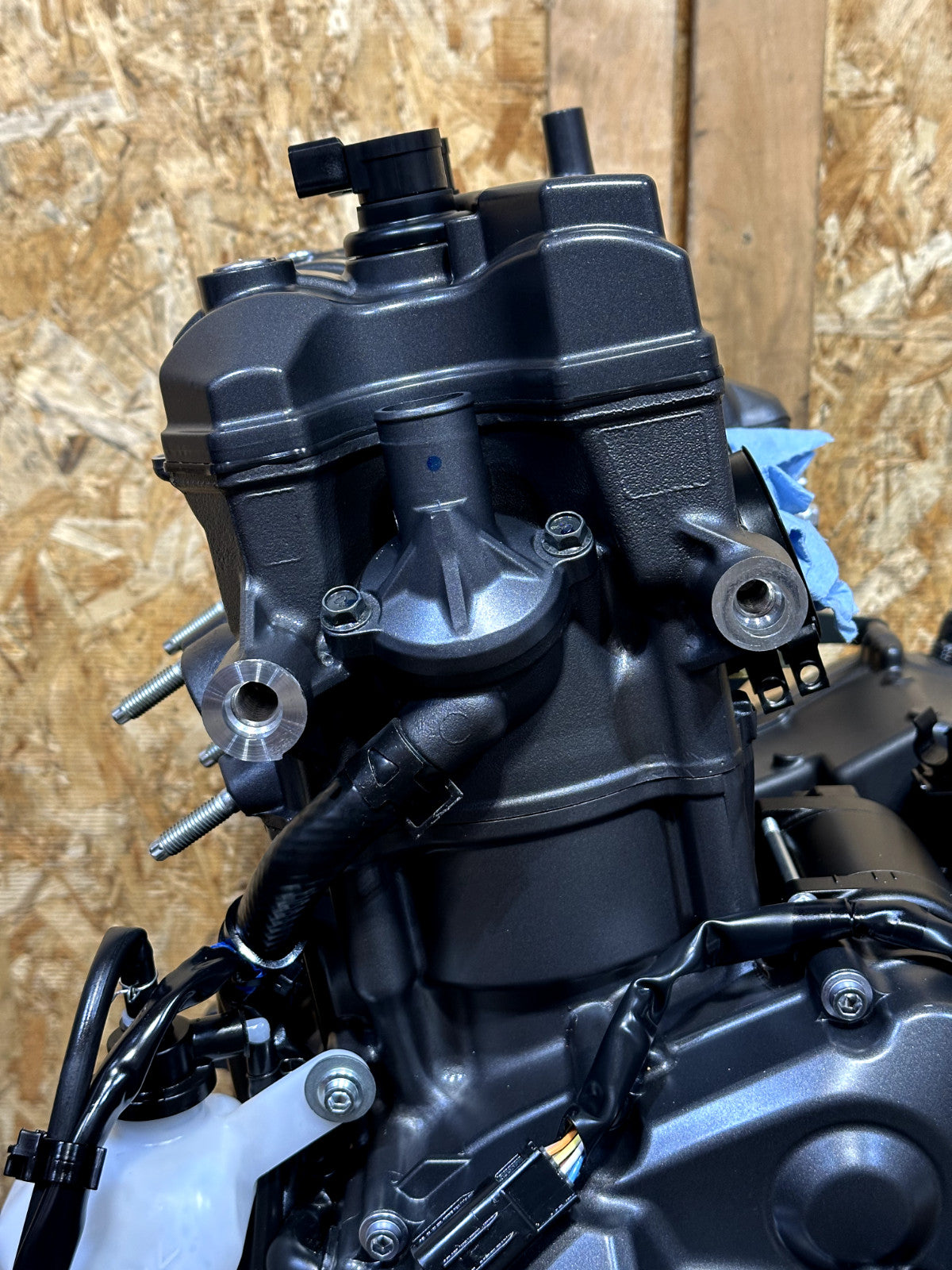2022-2025 YAMAHA YZF R7 OEM COMPLETE ENGINE MOTOR ASSEMBLY 789 MILES MINT