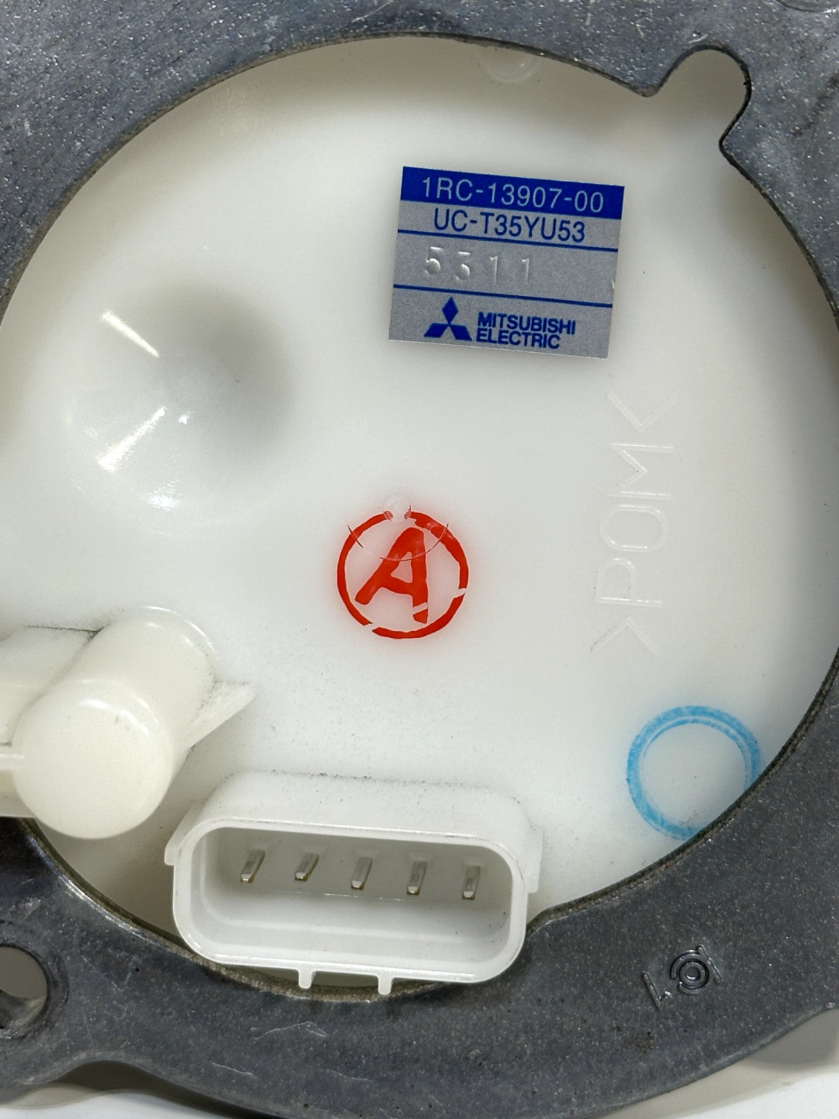 2014-2017 YAMAHA FZ09 FZ-09 OEM GAS FUEL PUMP PETROL SENDER UNIT 1RC-13907-00