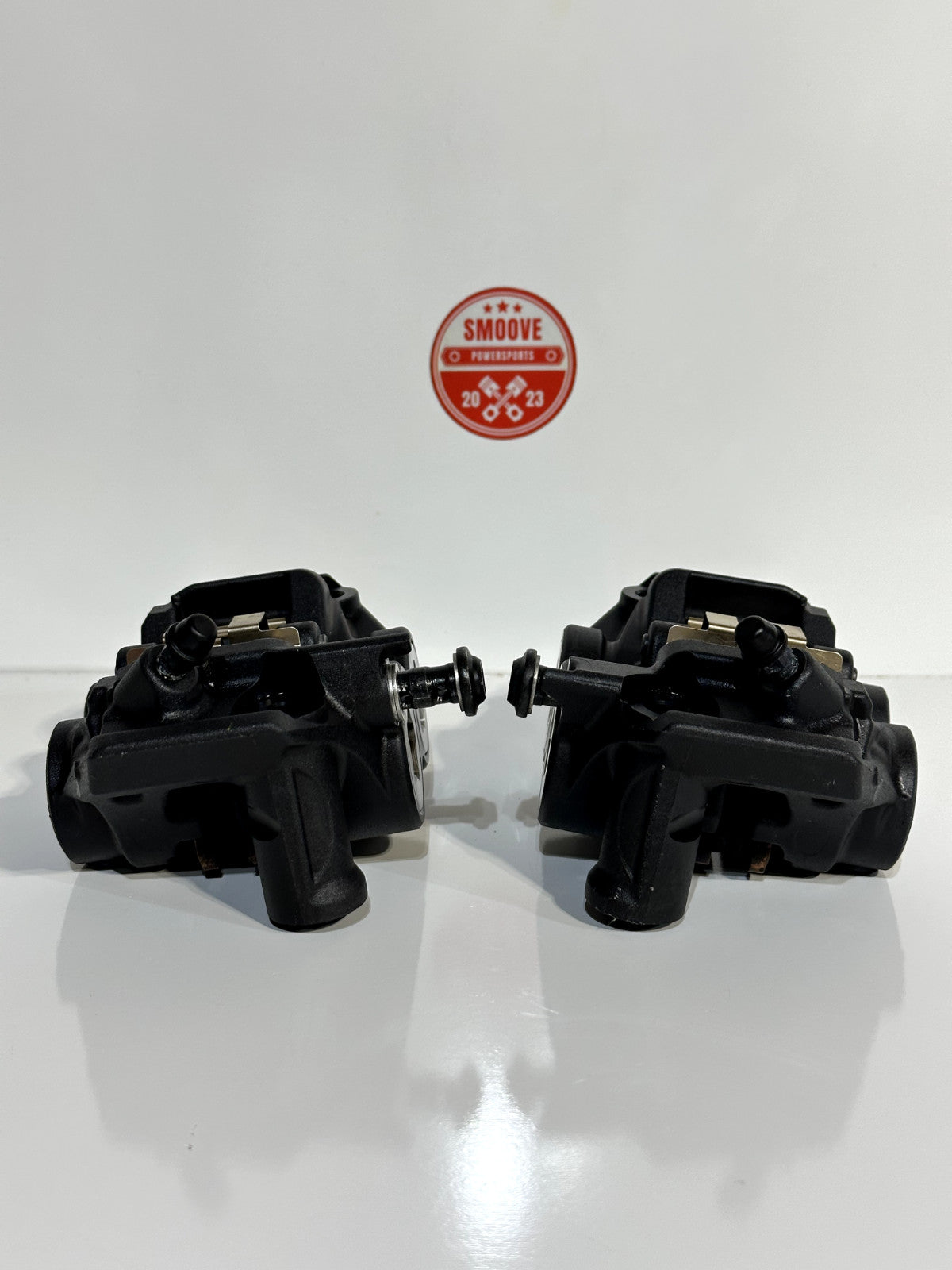2022-2025 YAMAHA YZF R7 OEM LEFT RIGHT FRONT BRAKE CALIPER SET W/ PADS