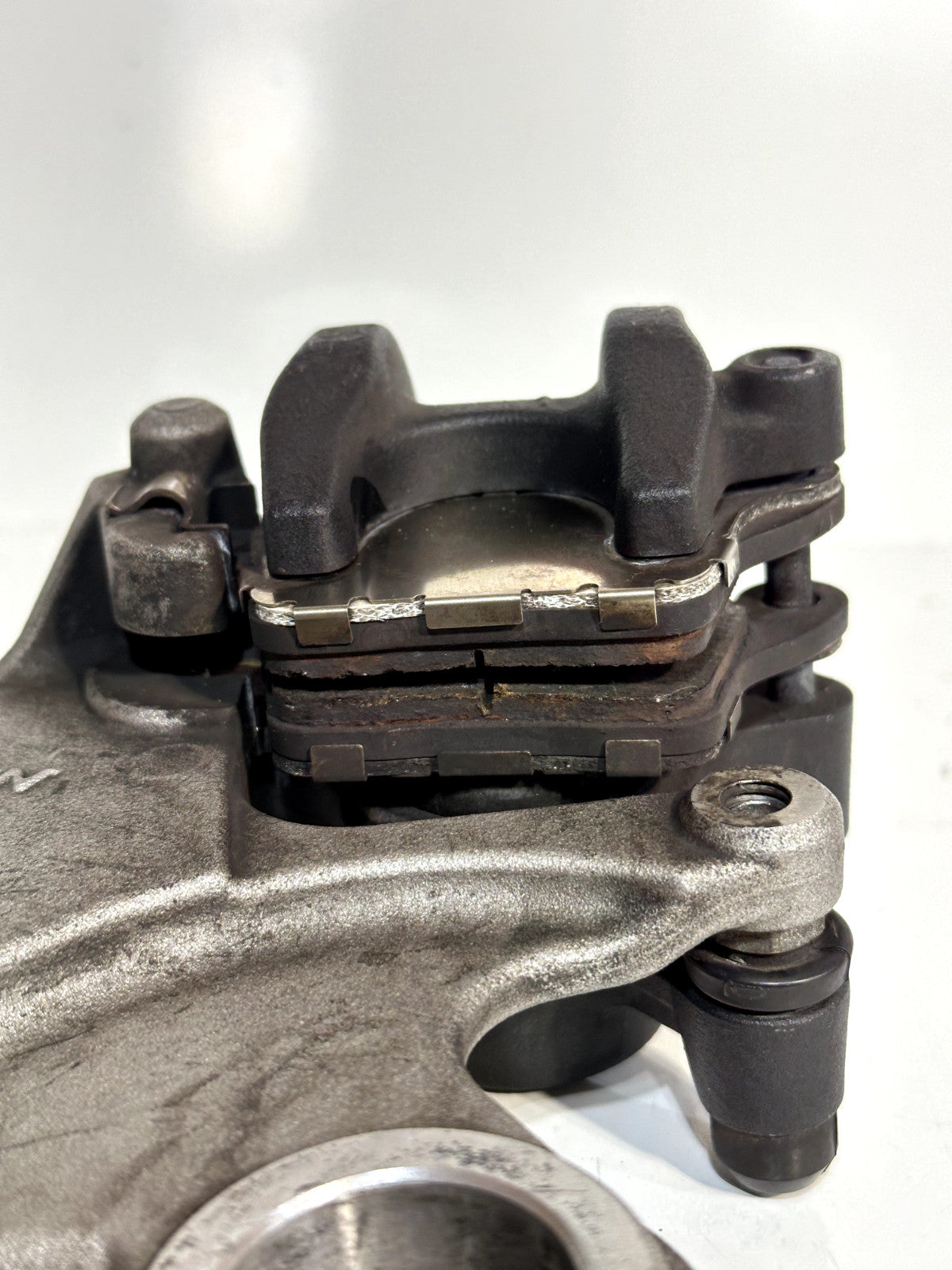 2015-2023 YAMAHA YZF R1 REAR BACK BRAKE CALIPER W/ MOUNT & PADS ASSEMBLY