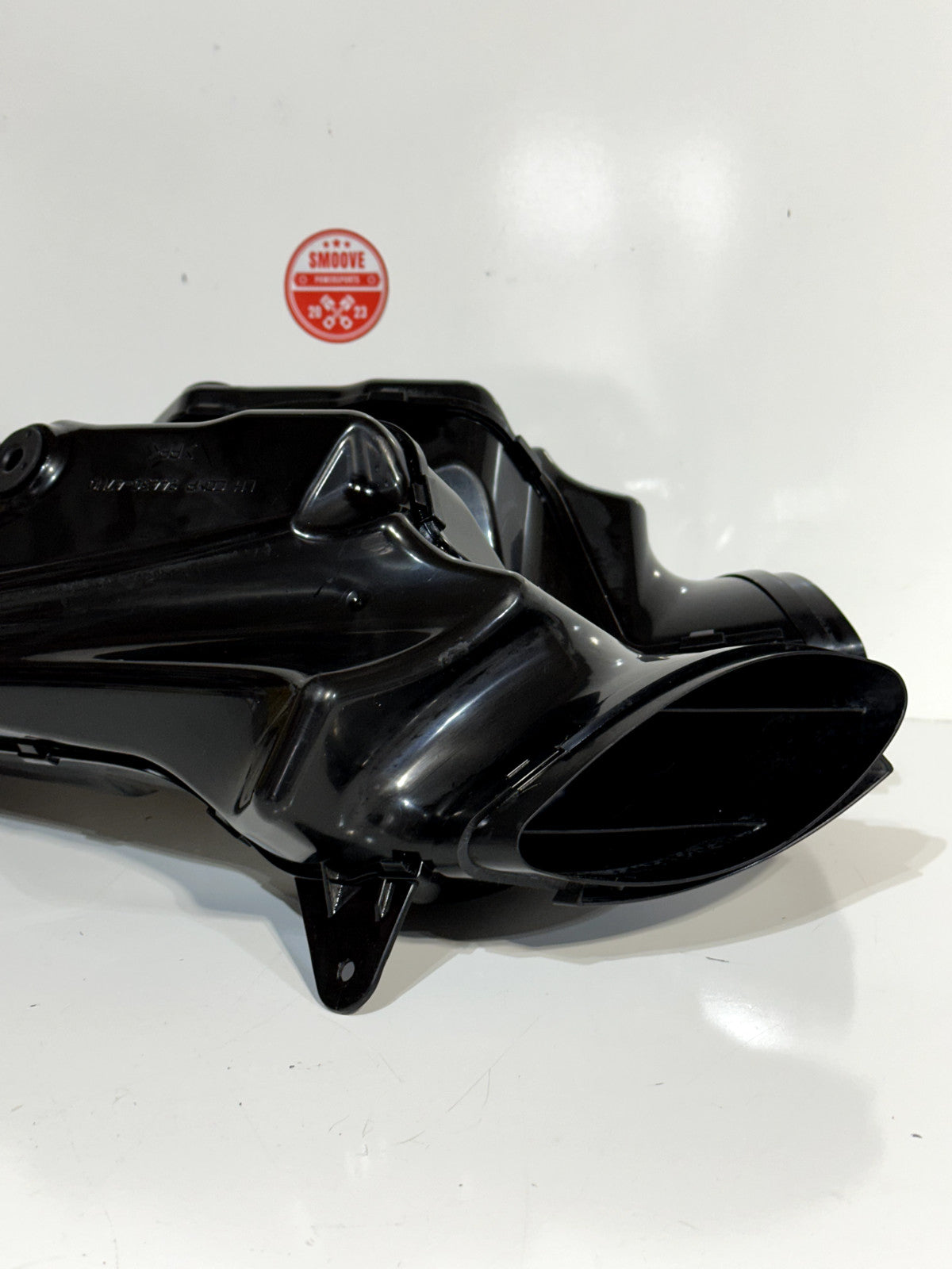 2009-2016 SUZUKI GSXR1000 GSXR 1000 OEM RIGHT LEFT RAM AIR INTAKE DUCT TUBE SET