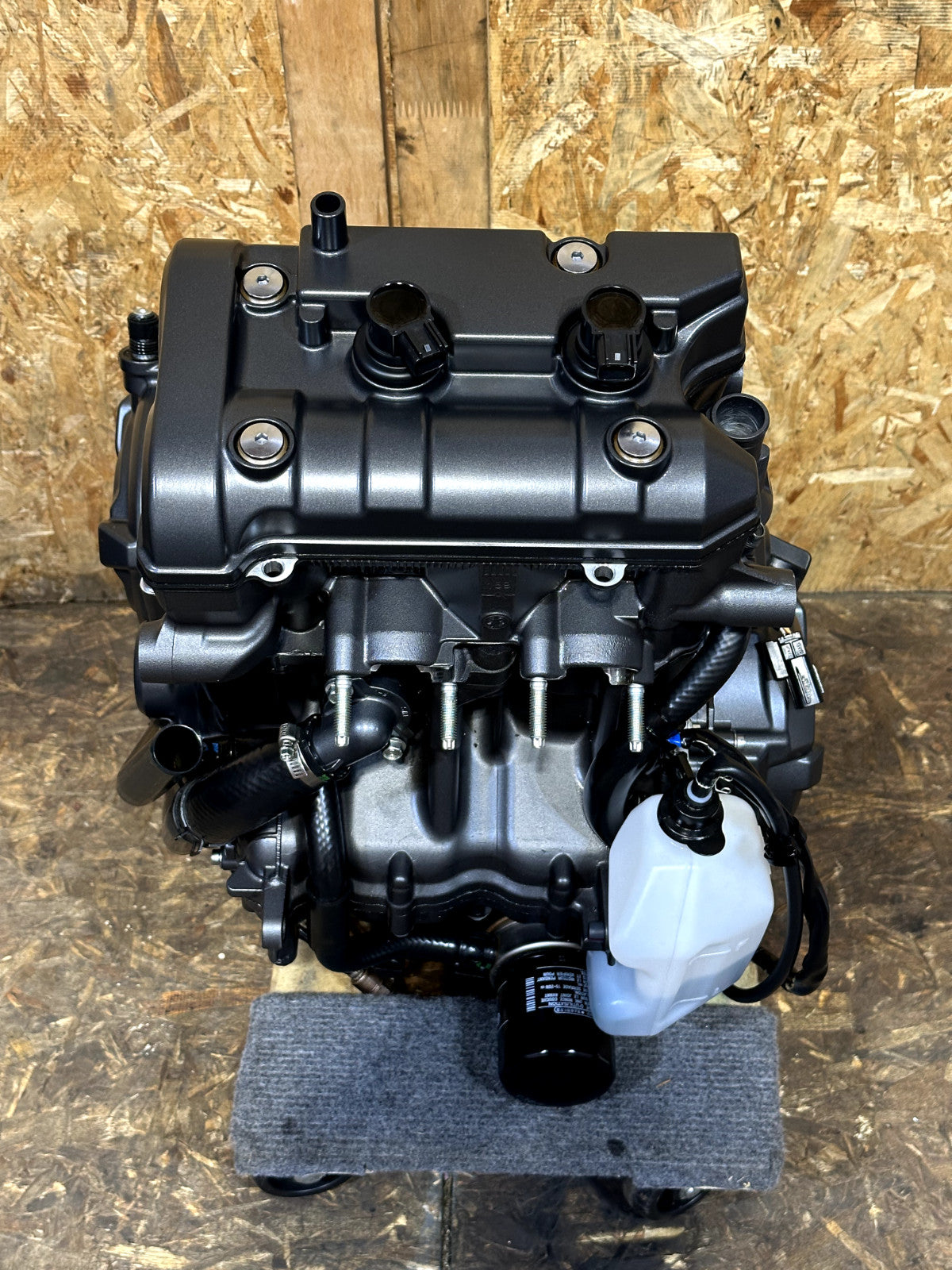 2022-2025 YAMAHA YZF R7 OEM COMPLETE ENGINE MOTOR ASSEMBLY 789 MILES MINT