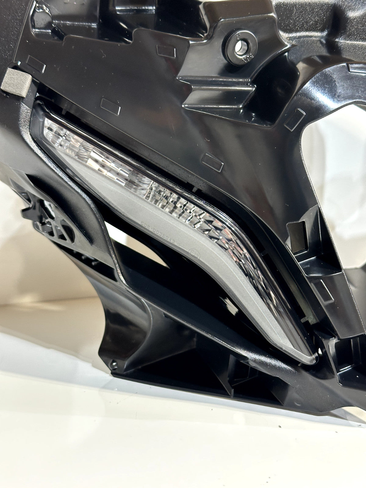 2022-2025 YAMAHA YZF R7 OEM FRONT HEADLIGHT SET W/ HEAD LIGHT COWL & FAIRING