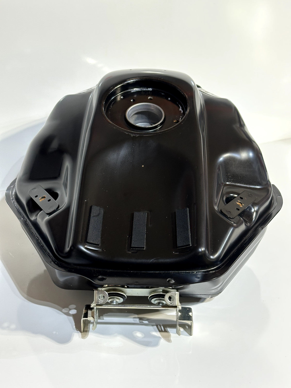 2018-2020 YAMAHA MT 07 MT-07 GAS FUEL TANK PETROL RESERVOIR FUEL CELL W/ BRACKET