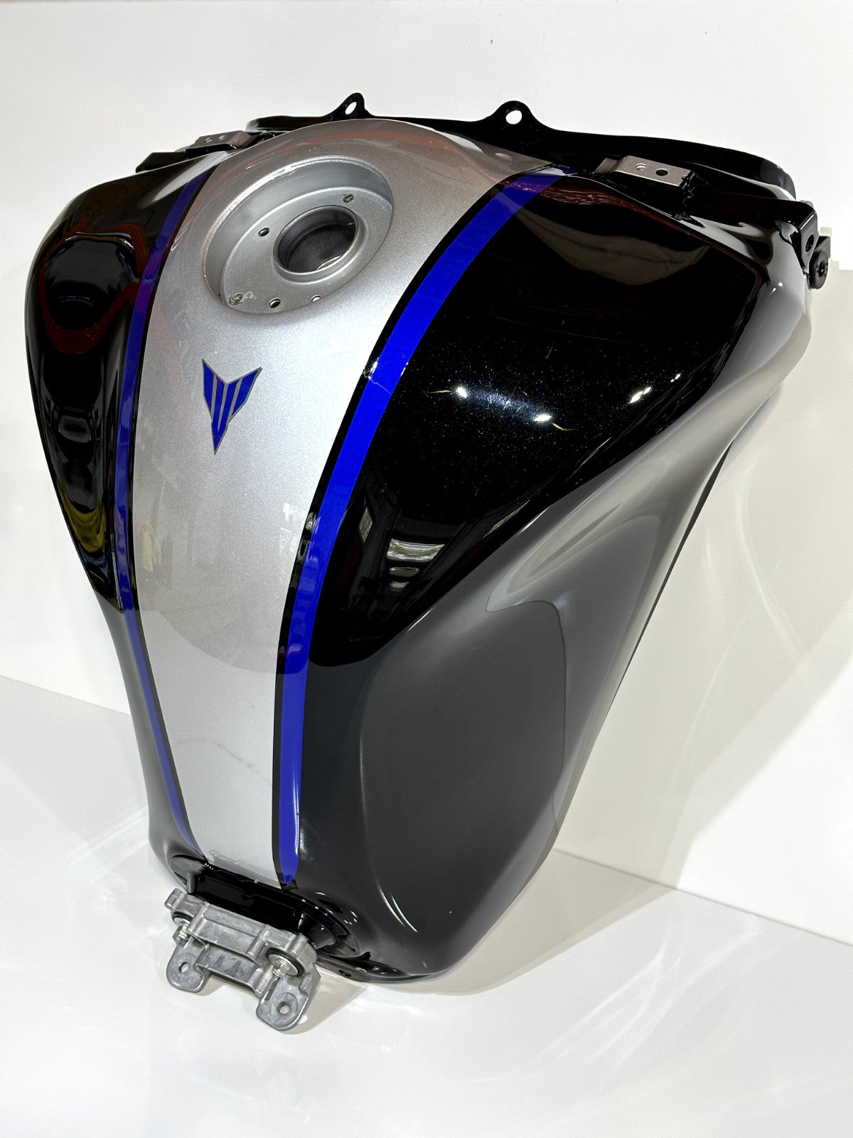 2021-2023 YAMAHA MT09 SP MT-09 SP OEM GAS FUEL TANK PETROL RESERVOIR FUEL CELL