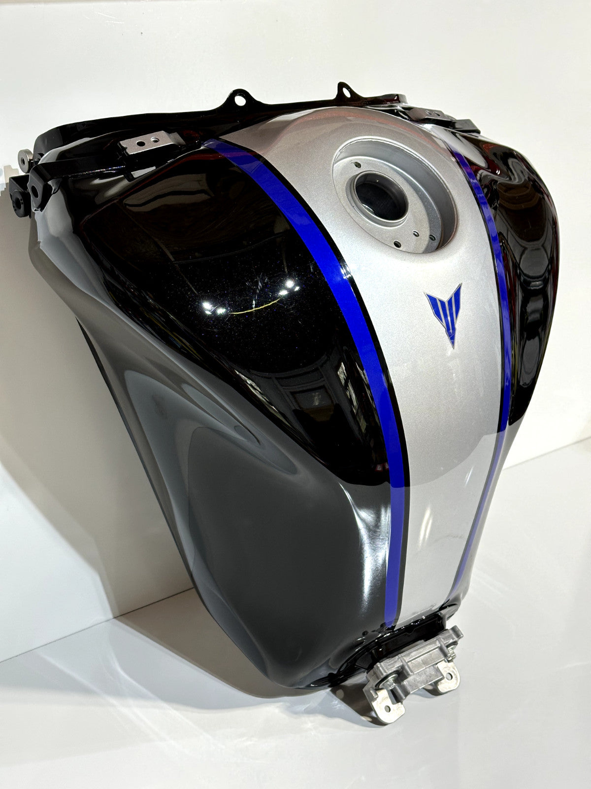 2021-2023 YAMAHA MT09 SP MT-09 SP OEM GAS FUEL TANK PETROL RESERVOIR FUEL CELL