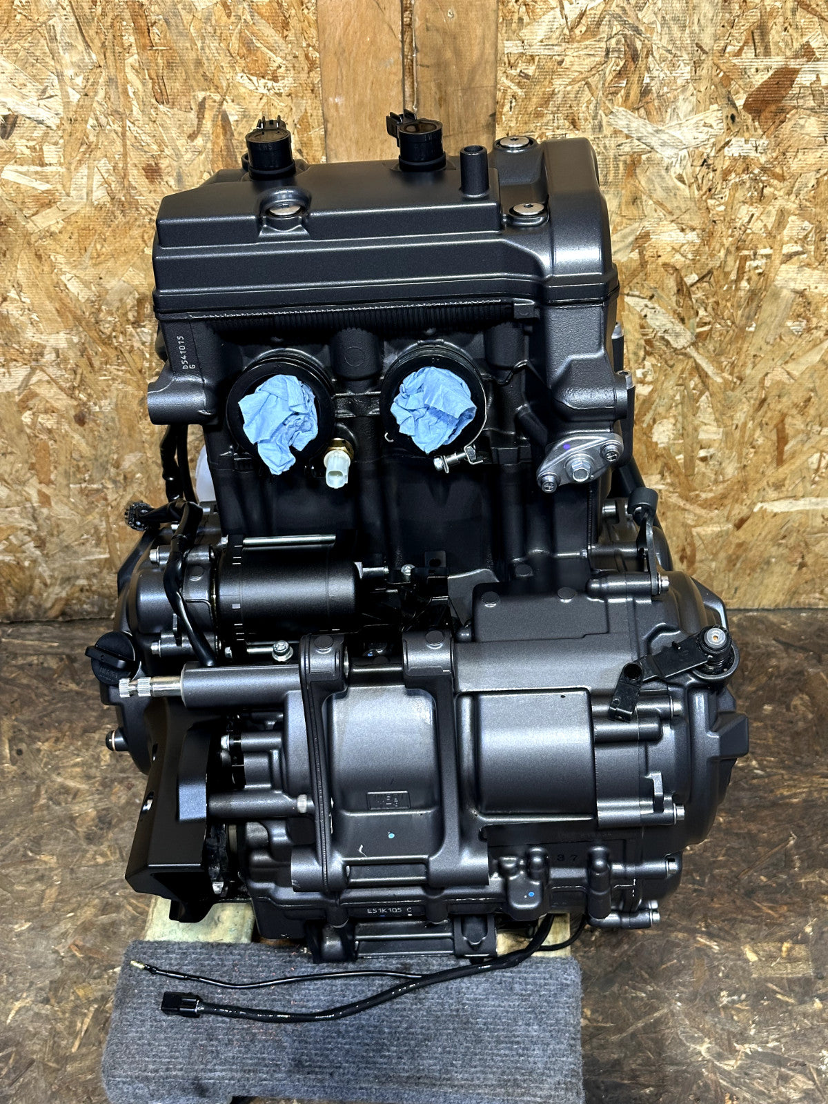 2022-2025 YAMAHA YZF R7 OEM COMPLETE ENGINE MOTOR ASSEMBLY 789 MILES MINT