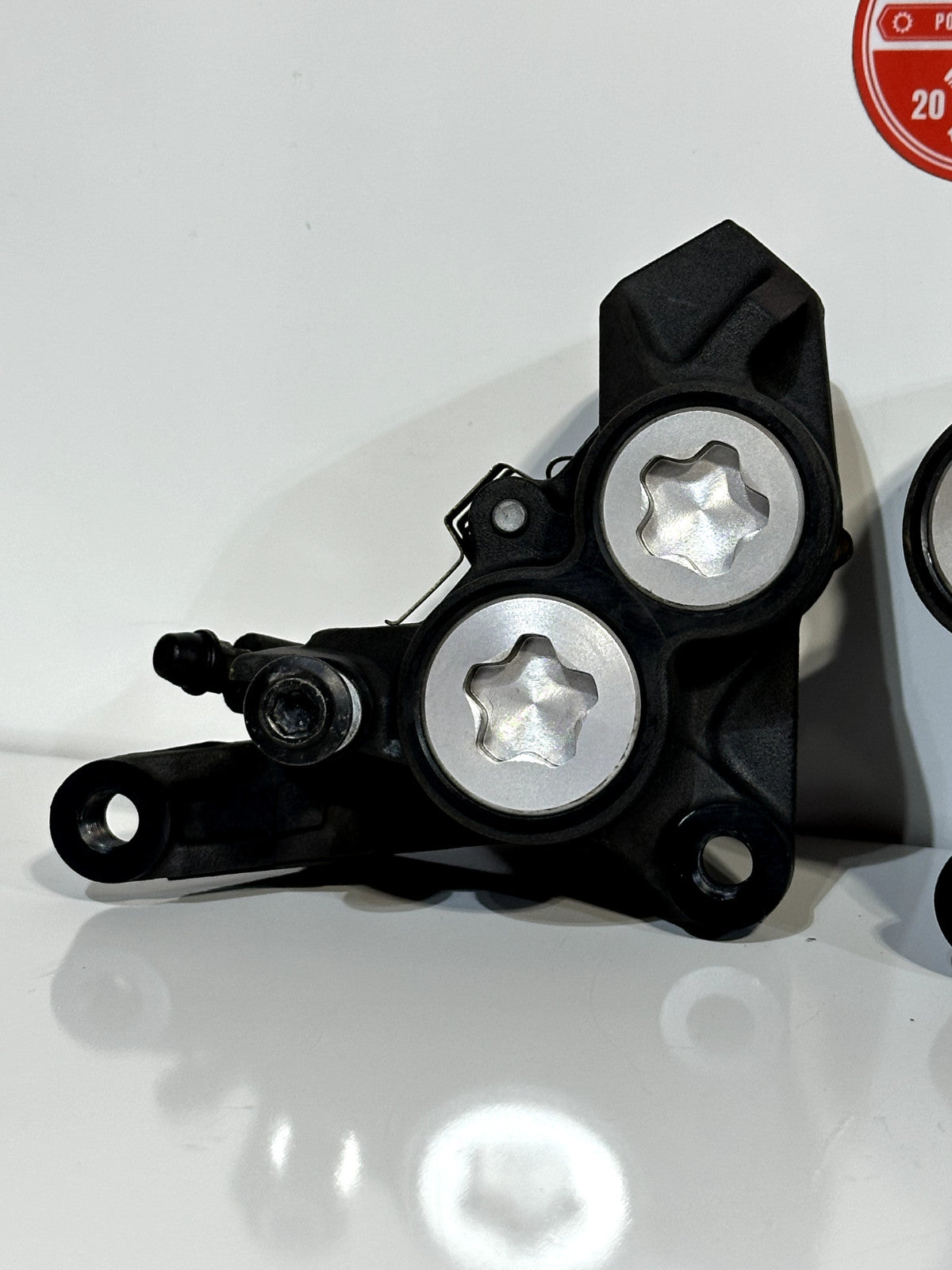 2014-2017 YAMAHA FZ07 FZ-07 OEM FRONT LEFT RIGHT BRAKE CALIPER SET PAIR W/ PADS