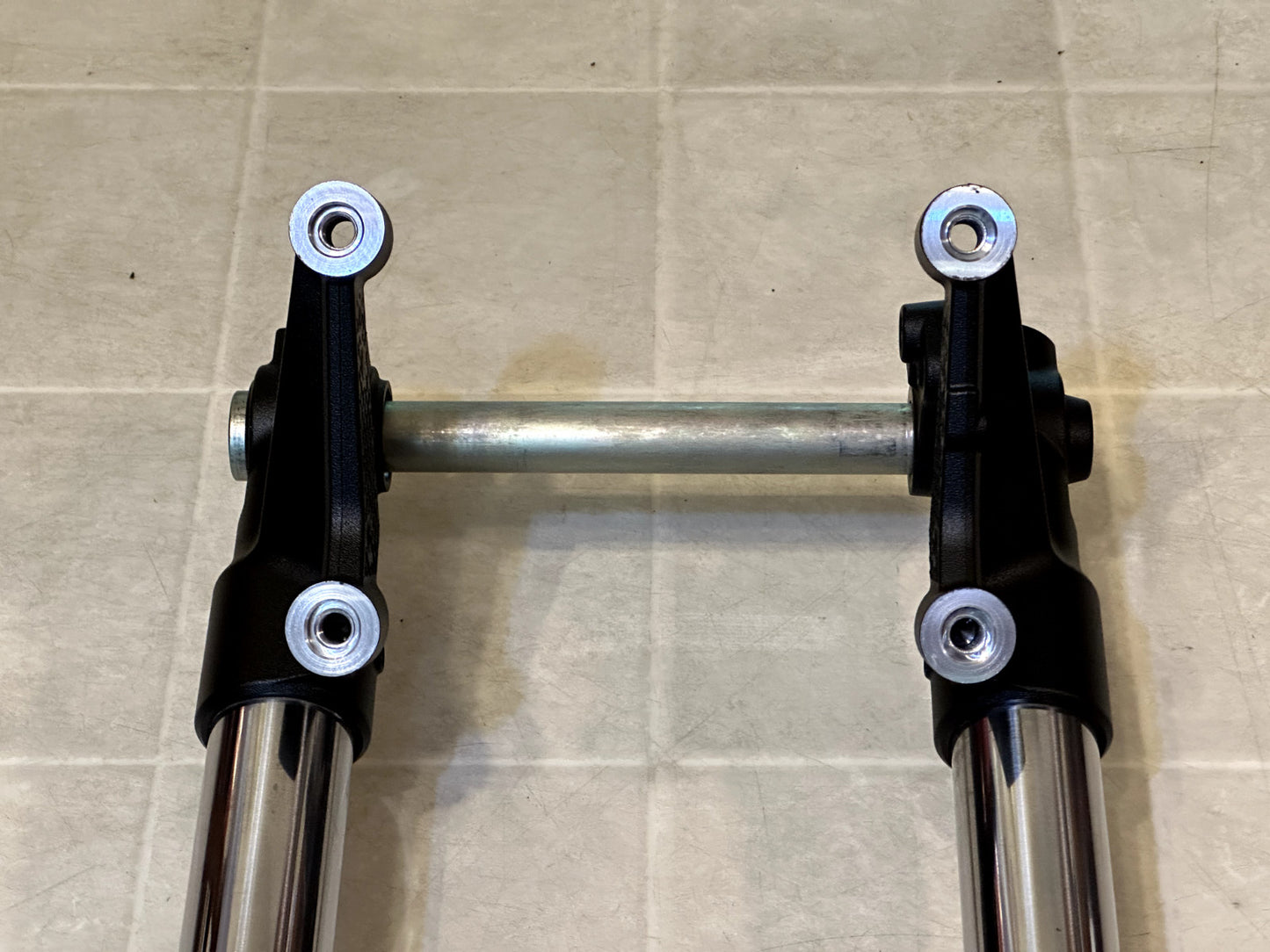 2022-2025 YAMAHA XSR900 XSR 900 OEM FRONT FORKS SUSPENSION W/ TRIPLE TREE & BARS