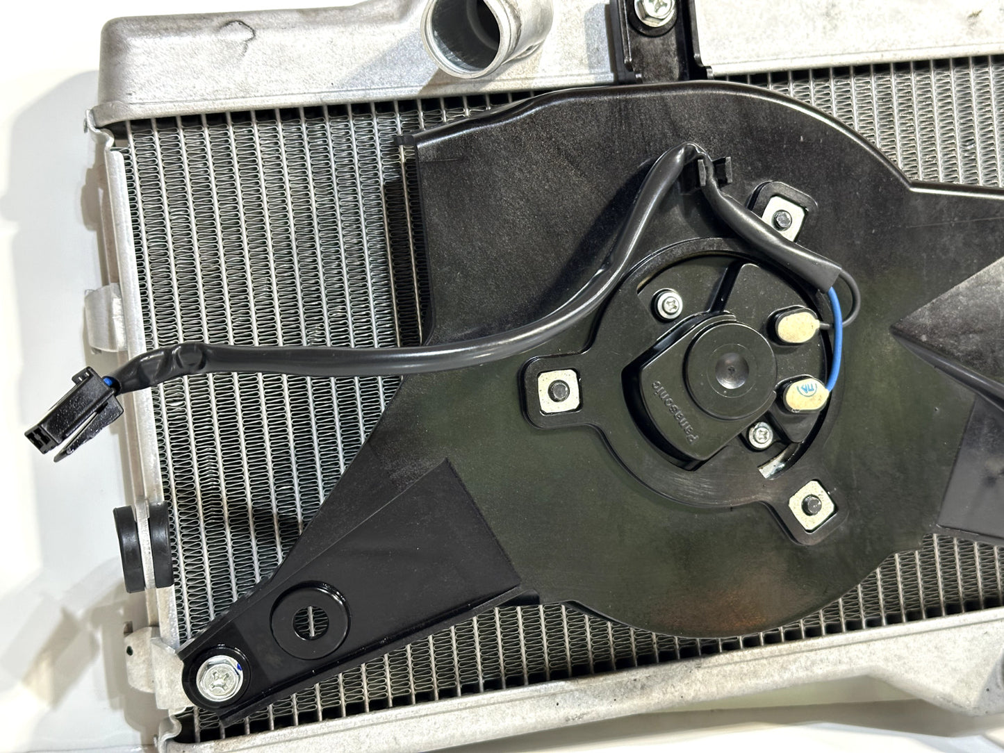 2022-2025 YAMAHA YZF R7 OEM RADIATOR ENGINE MOTOR COOLER ASSEMBLY W/ FAN