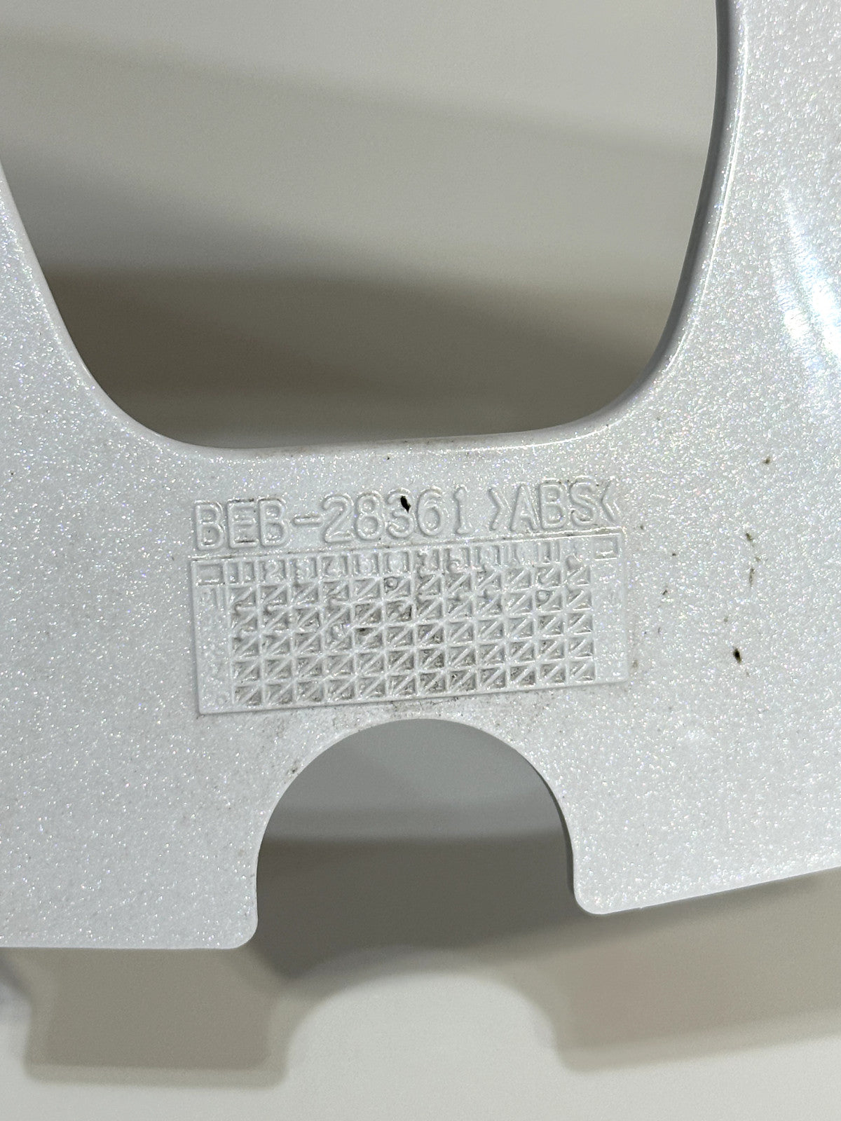 2022-2025 YAMAHA YZF R7 OEM FRONT LOWER NOSE PLATE COWLING COWL FAIRING WHITE