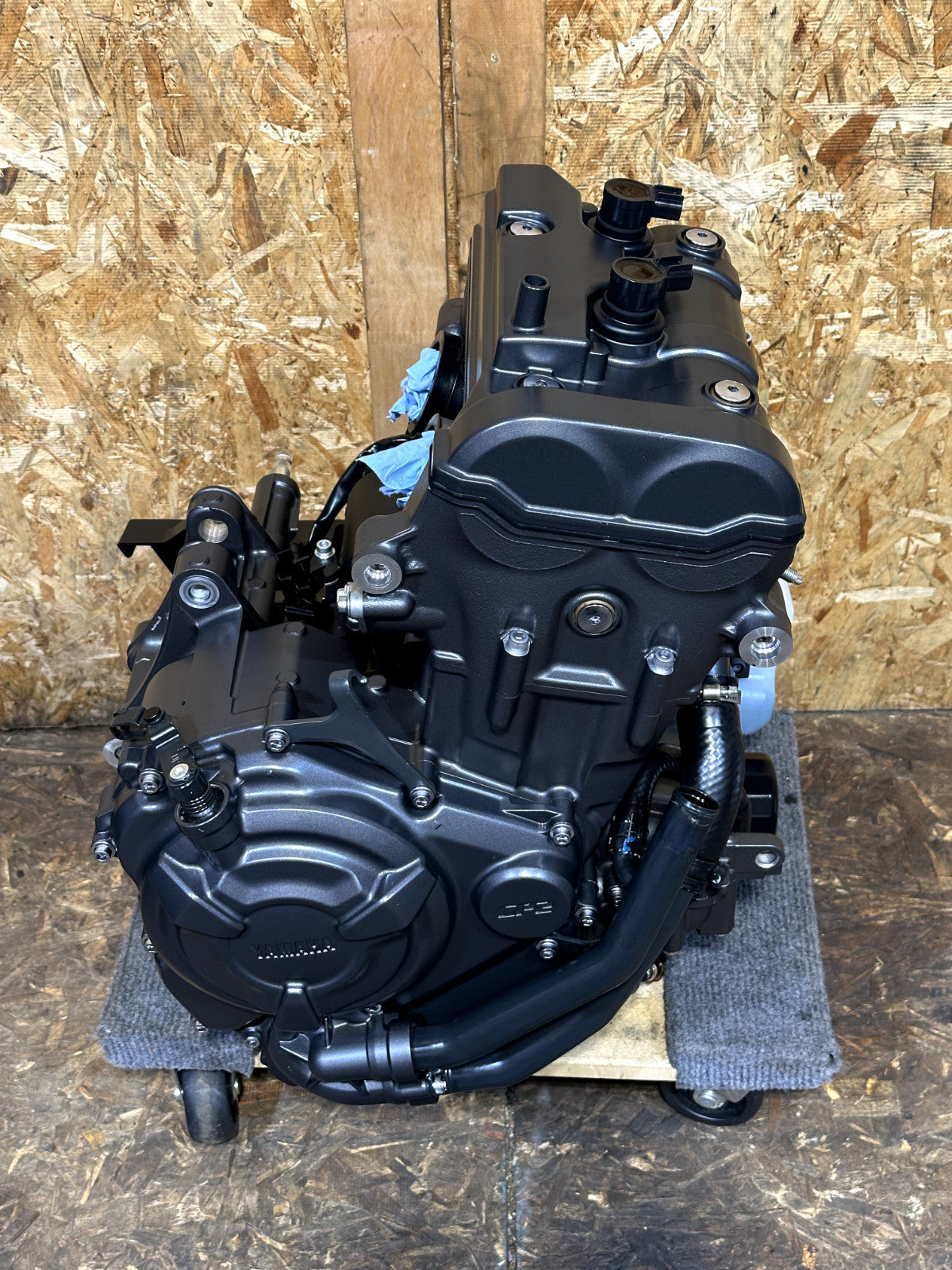 2022-2025 YAMAHA YZF R7 OEM COMPLETE ENGINE MOTOR ASSEMBLY 789 MILES MINT