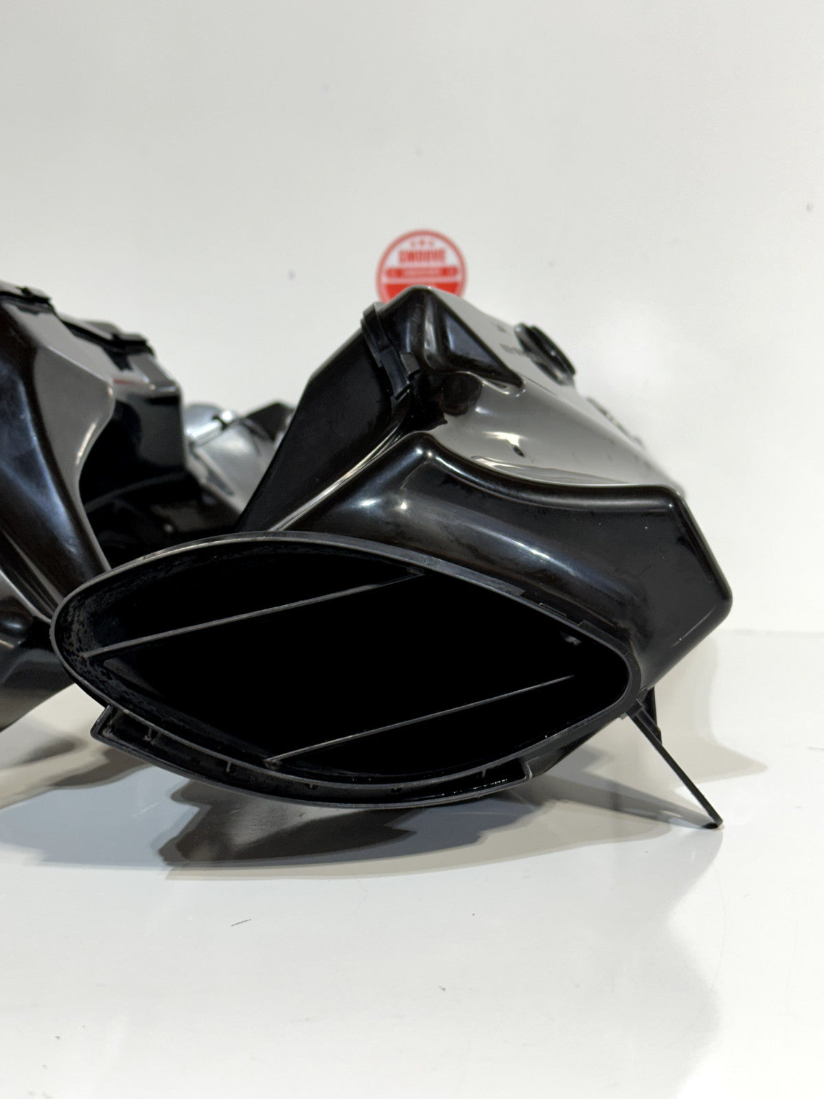 2009-2016 SUZUKI GSXR1000 GSXR 1000 OEM RIGHT LEFT RAM AIR INTAKE DUCT TUBE SET