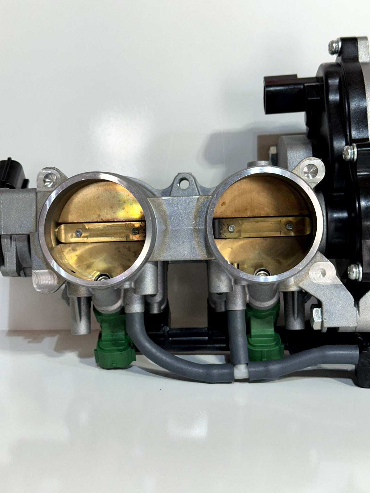 2023 2017-2025 SUZUKI GSXR1000 OEM THROTTLE BODY BODIES MAIN FUEL INJECTOR RAIL