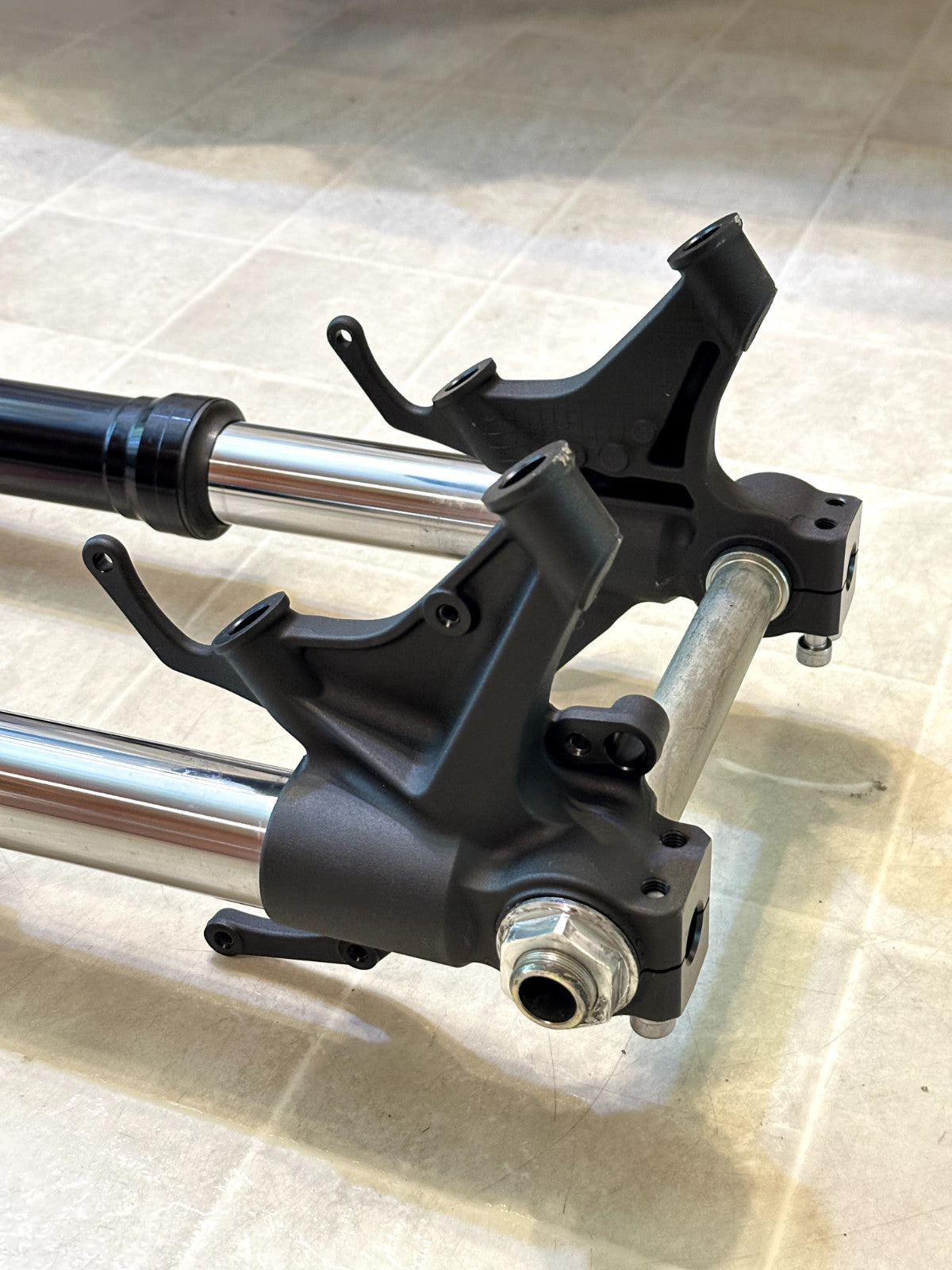 2015-2024 YAMAHA YZF R1 OEM FRONT FORK FORKS SUSPENSION & TRIPLE TREE + CLIP ONS