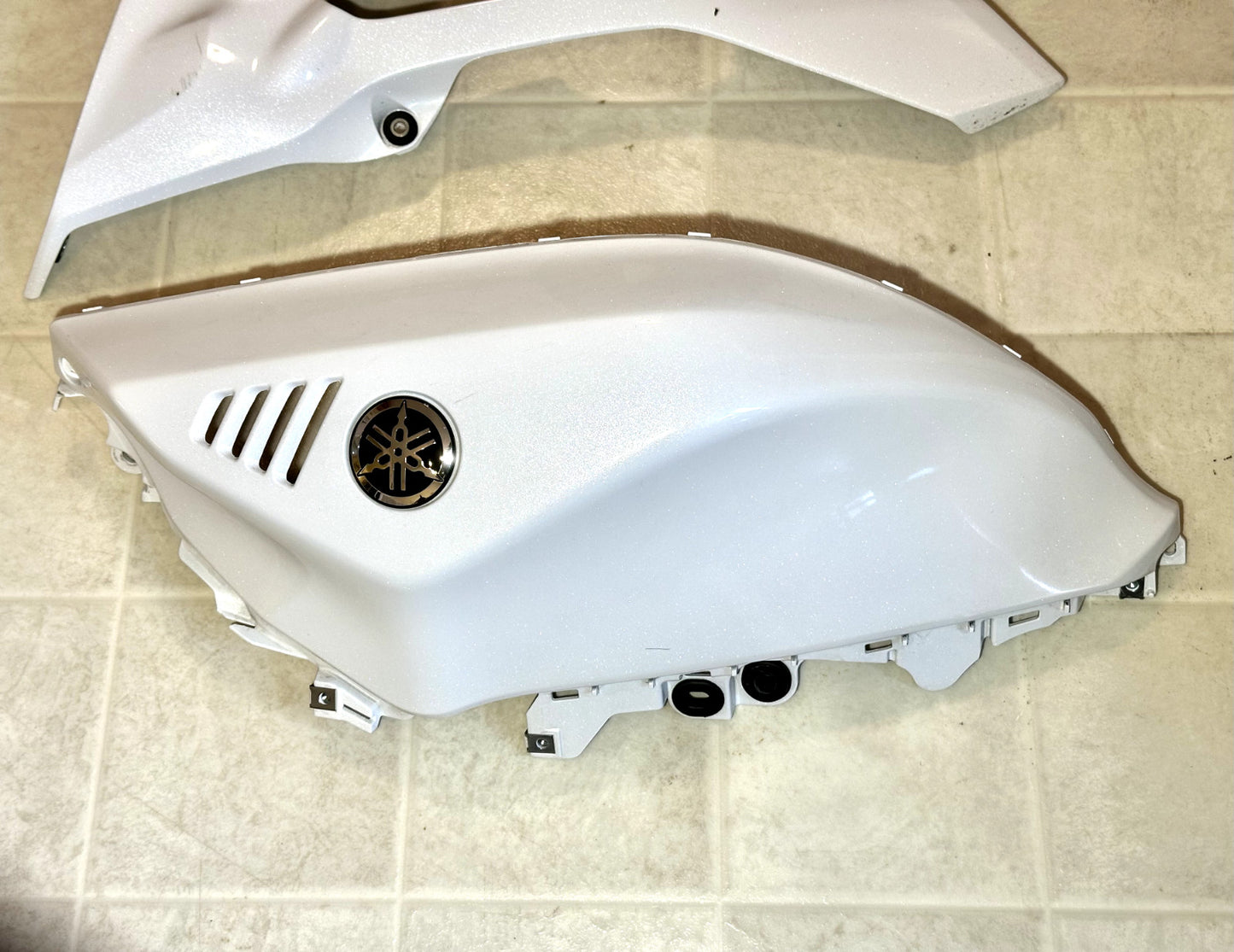2022-2025 YAMAHA YZF R7 OEM COMPLETE FAIRING BODY PANEL PLASTICS COWL KIT WHITE