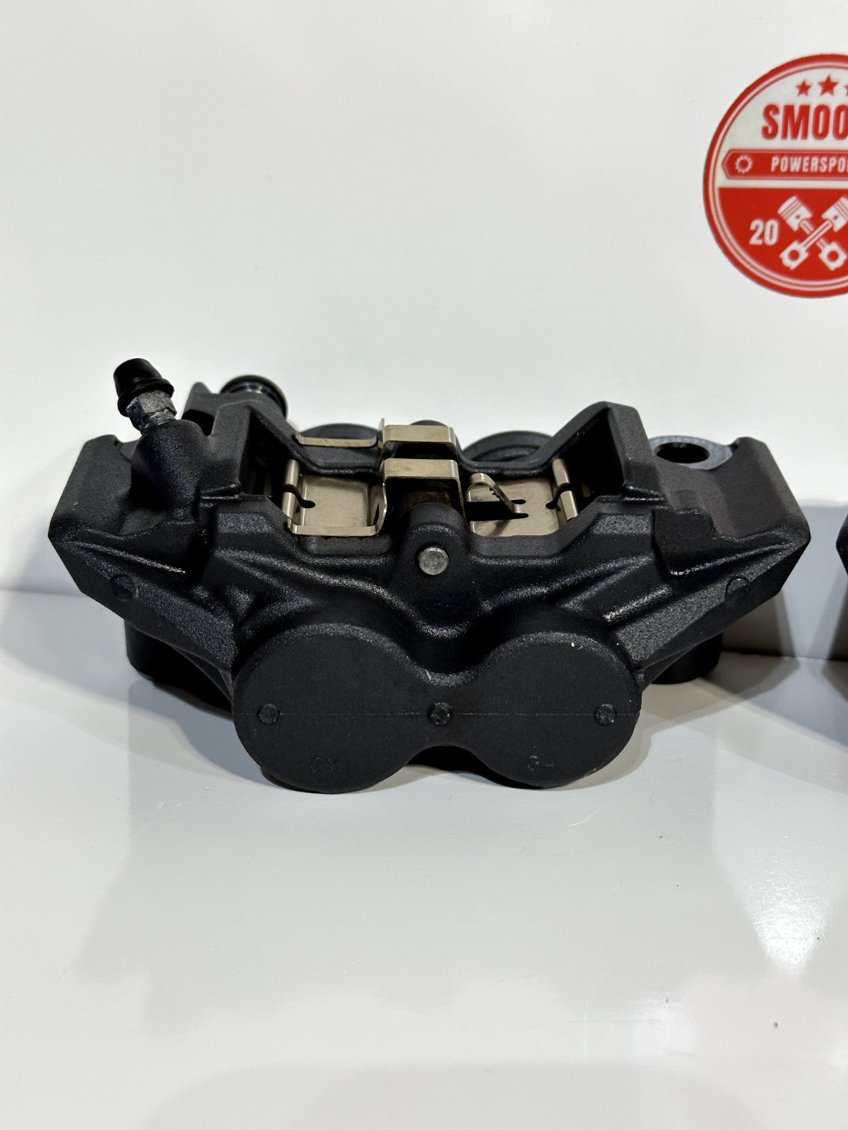 2022-2025 YAMAHA YZF R7 OEM LEFT RIGHT FRONT BRAKE CALIPER SET W/ PADS