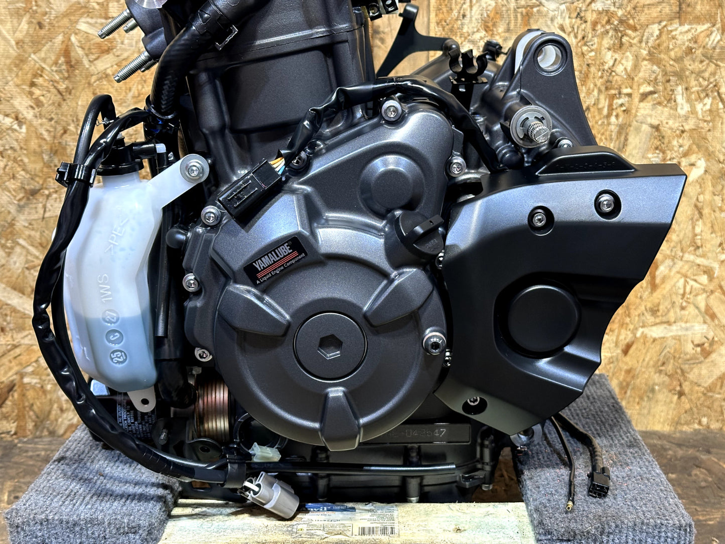 2022-2025 YAMAHA YZF R7 OEM COMPLETE ENGINE MOTOR ASSEMBLY 789 MILES MINT