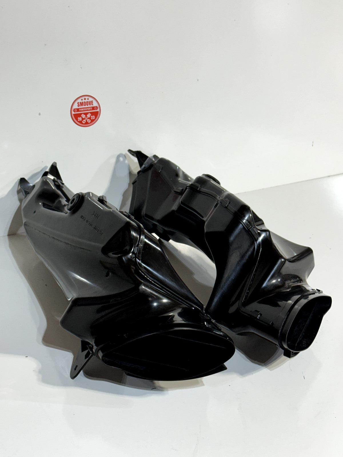 2009-2016 SUZUKI GSXR1000 GSXR 1000 OEM RIGHT LEFT RAM AIR INTAKE DUCT TUBE SET