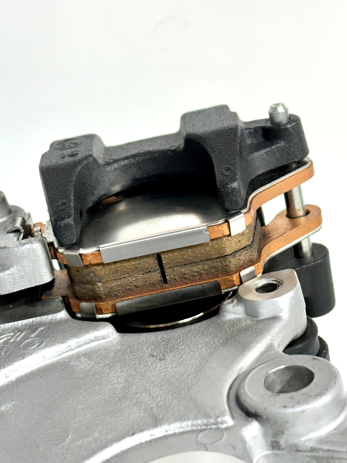 2021-2025 YAMAHA MT07 MT-07 OEM BACK REAR BRAKE CALIPER W/ BRACKET & PADS