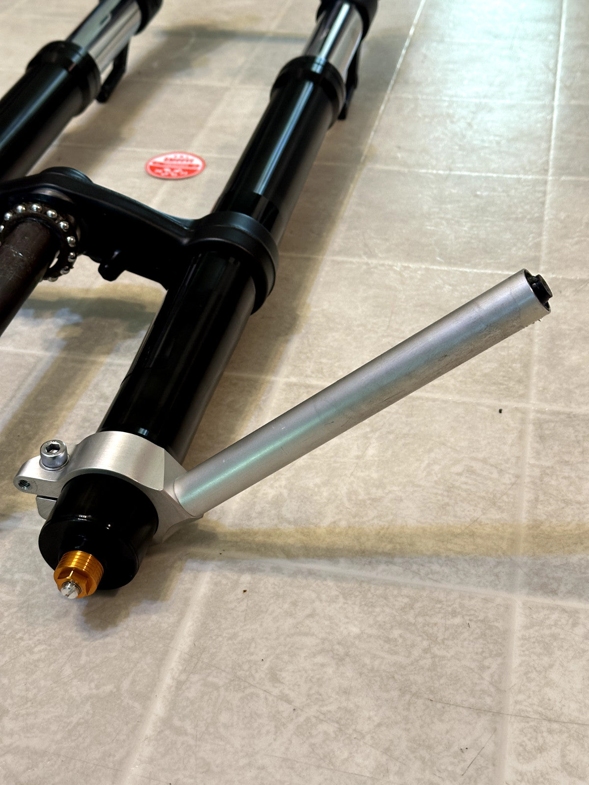 2022-2025 YAMAHA YZF R7 OEM FRONT FORKS SUSPENSION W/ TRIPLE TREE & CLIP ONS